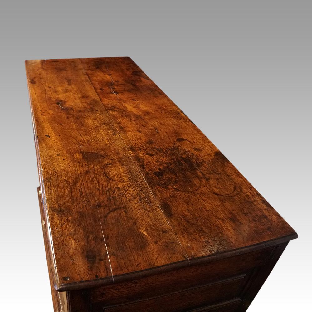18th Century Oak Dresser Base For Sale 5