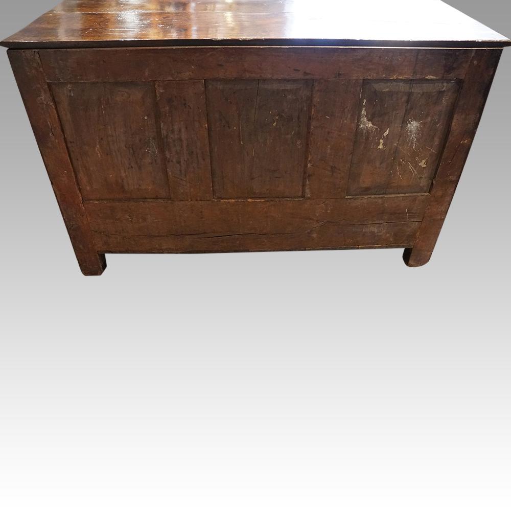 18th Century Oak Dresser Base For Sale 2