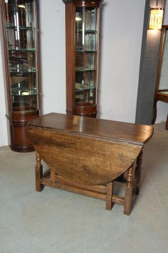 18th Century Oak Drop Leaf Table