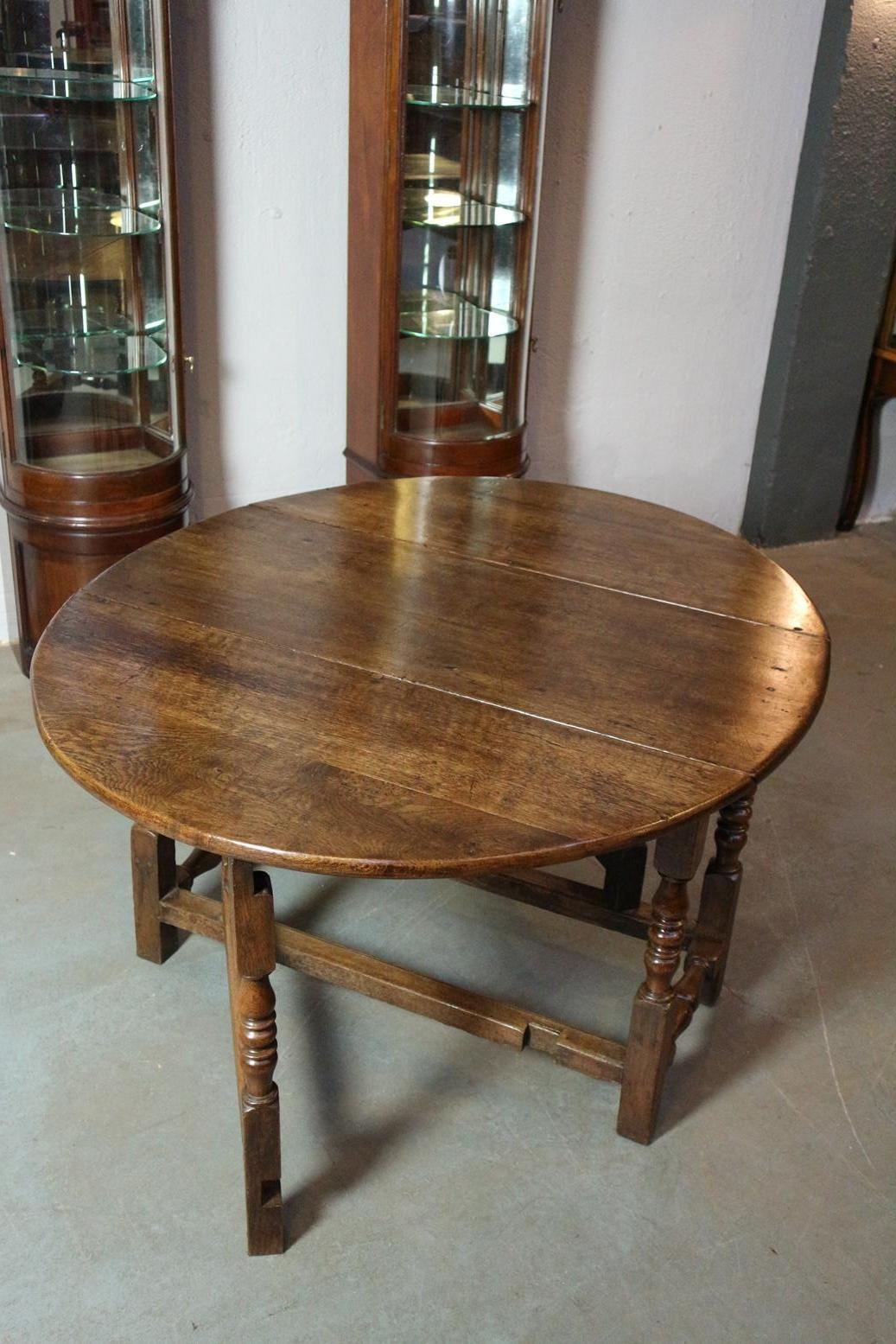British 18th Century Oak Drop Leaf Table