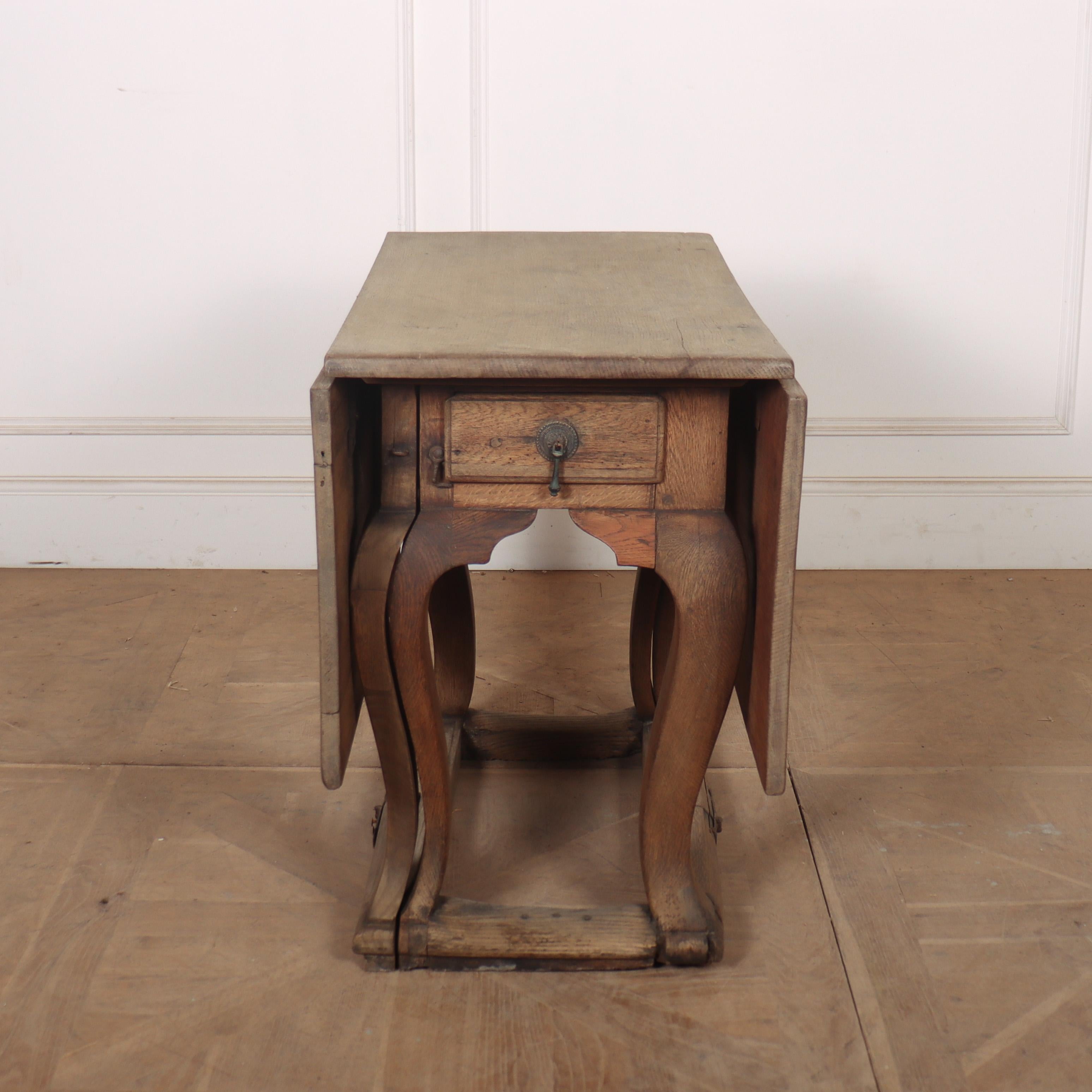 18. Jahrhundert Eiche Tor-Fuß-Tisch im Zustand „Gut“ im Angebot in Leamington Spa, Warwickshire