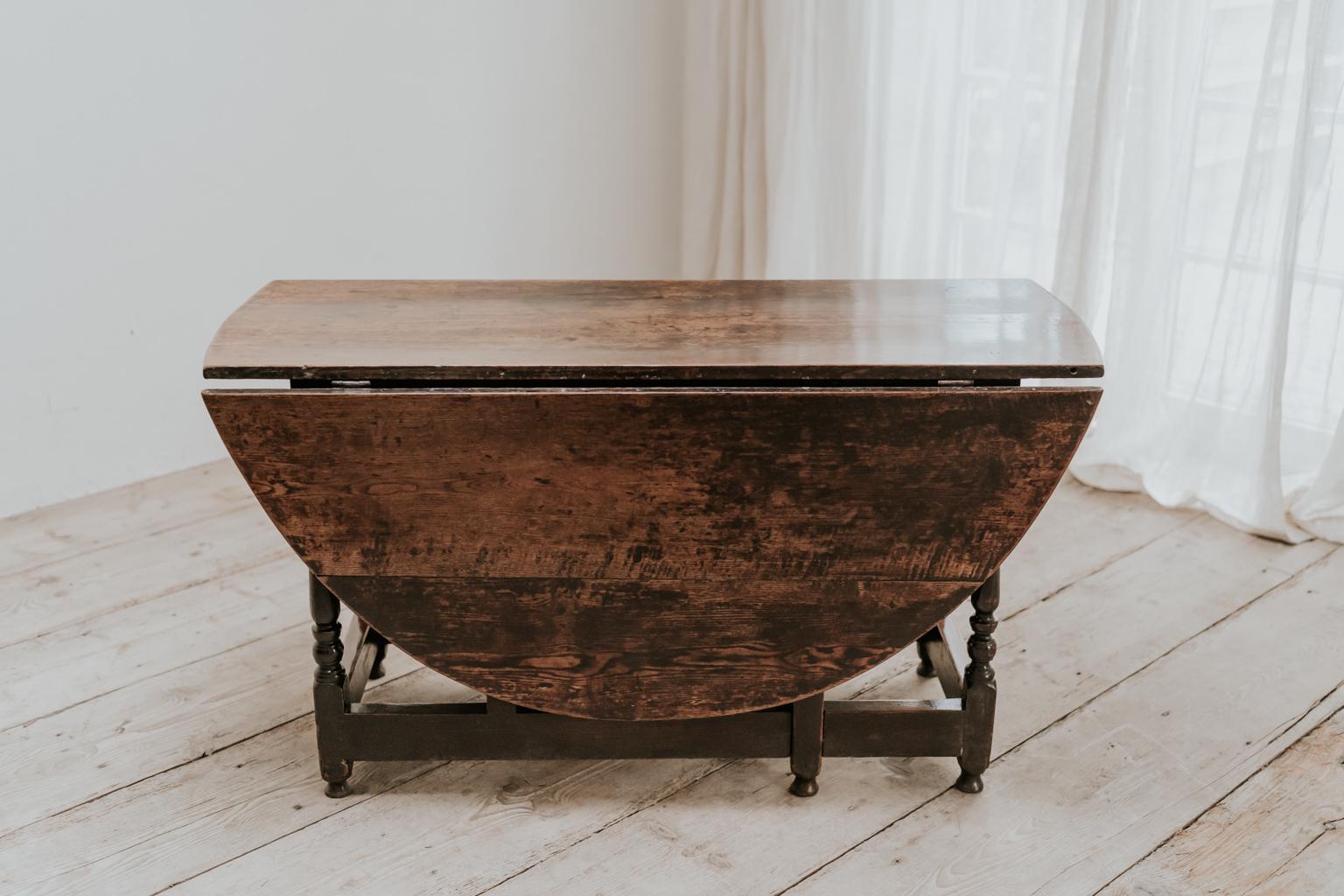 British 18th Century Oak Gateleg Table