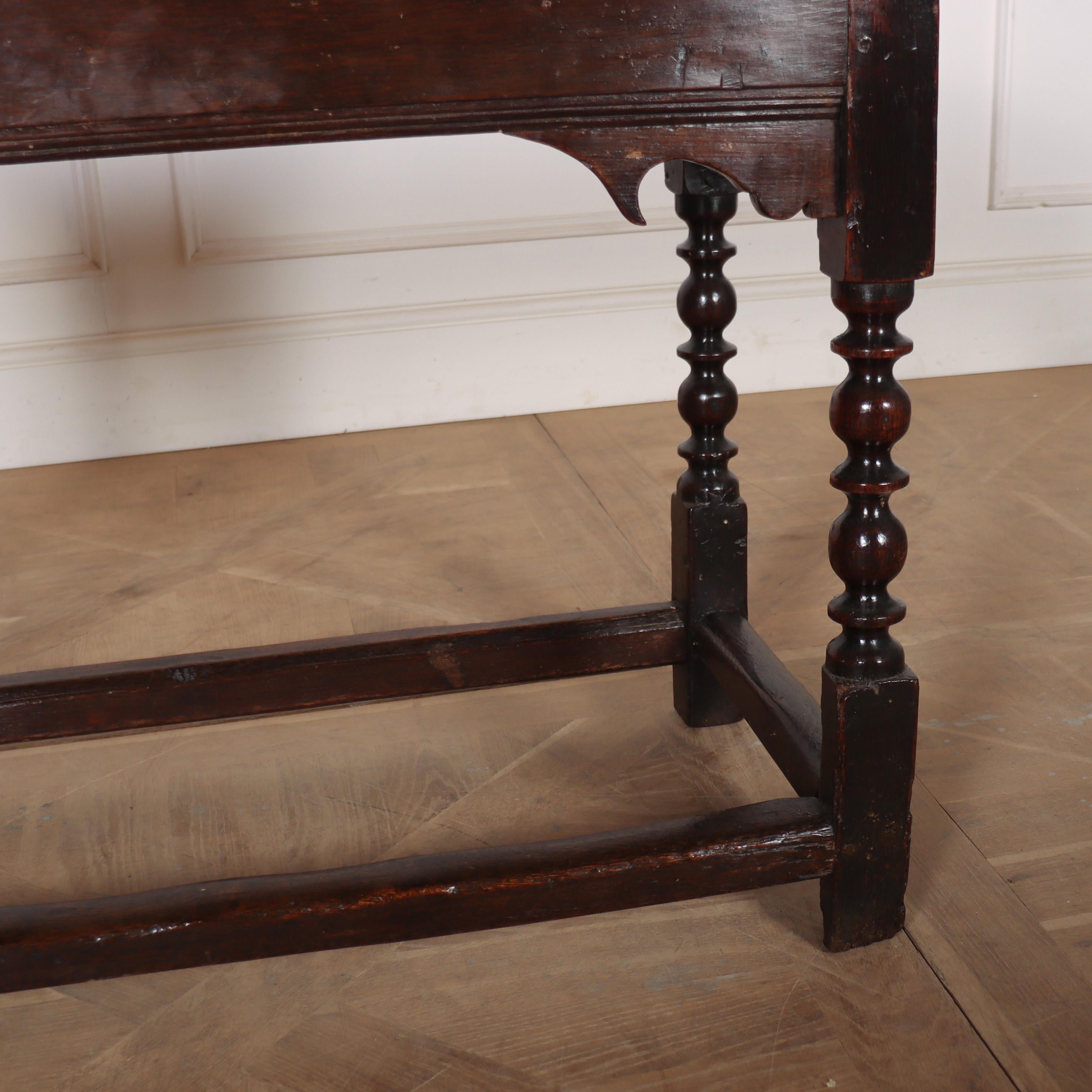 18th Century Oak Lamp Table In Good Condition For Sale In Leamington Spa, Warwickshire