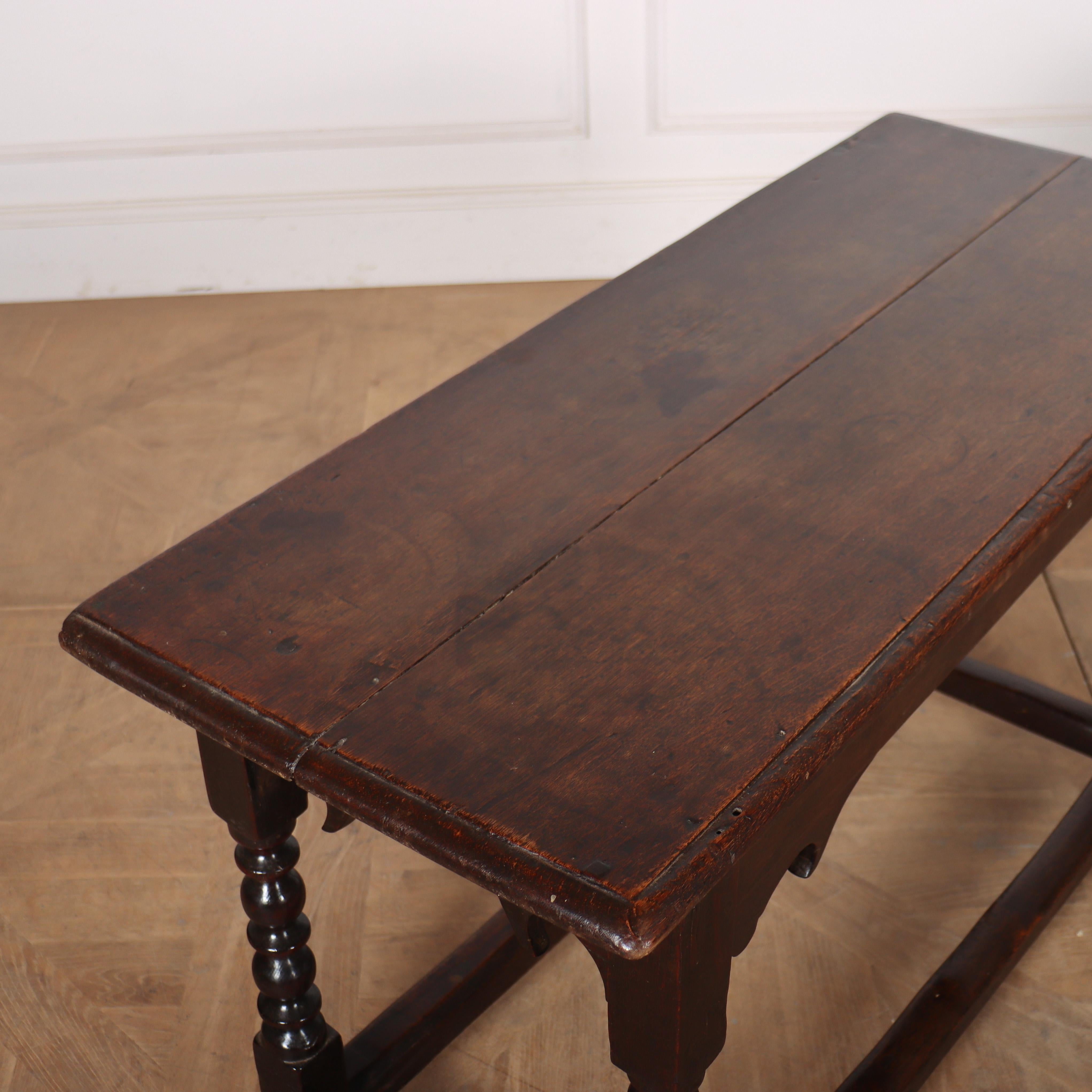 18th Century Oak Lamp Table For Sale 2