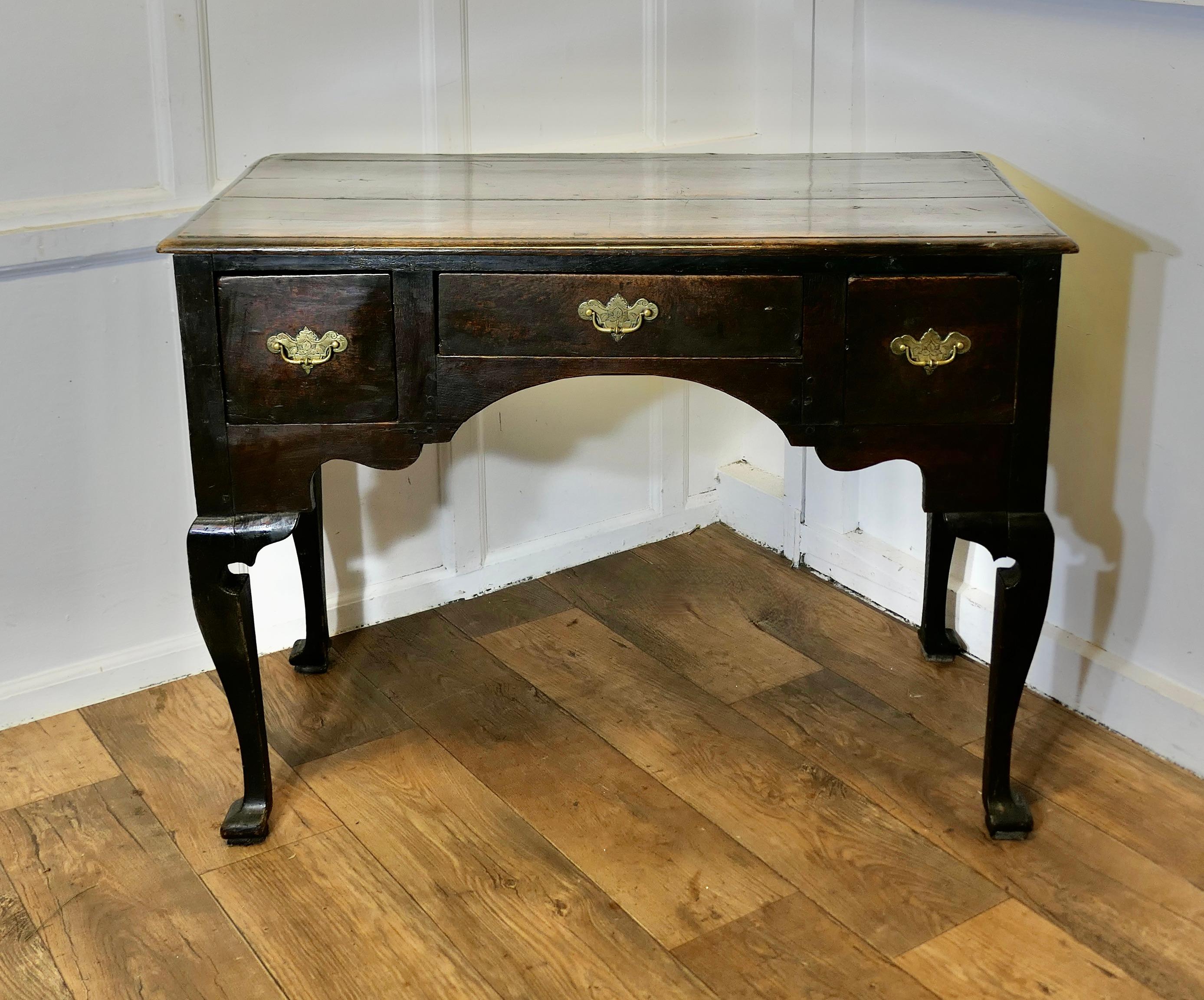 Georgian 18th Century Oak Low Boy Desk  This is a good solid country made piece  For Sale