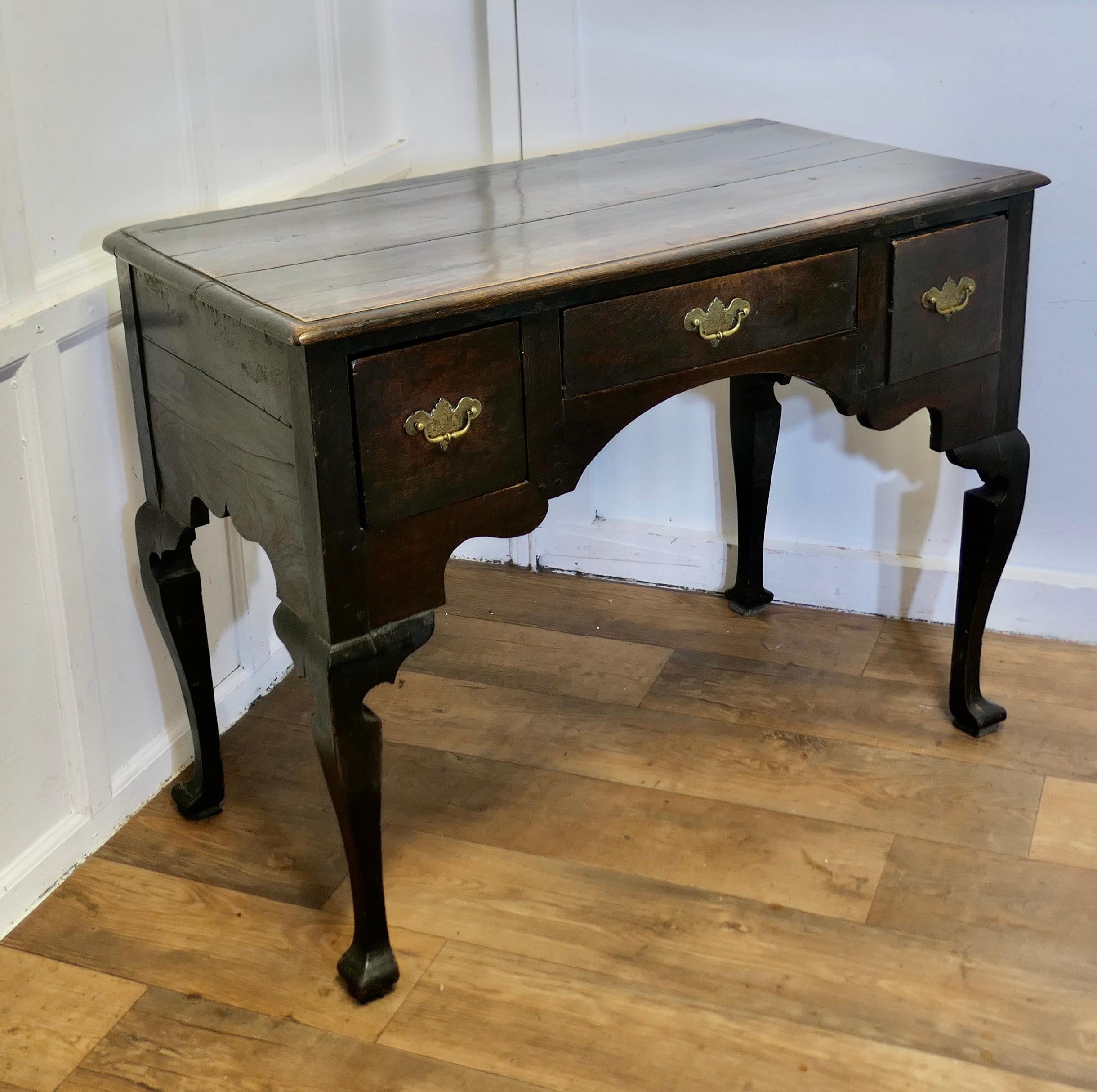 18th Century Oak Low Boy Desk  This is a good solid country made piece  For Sale 1