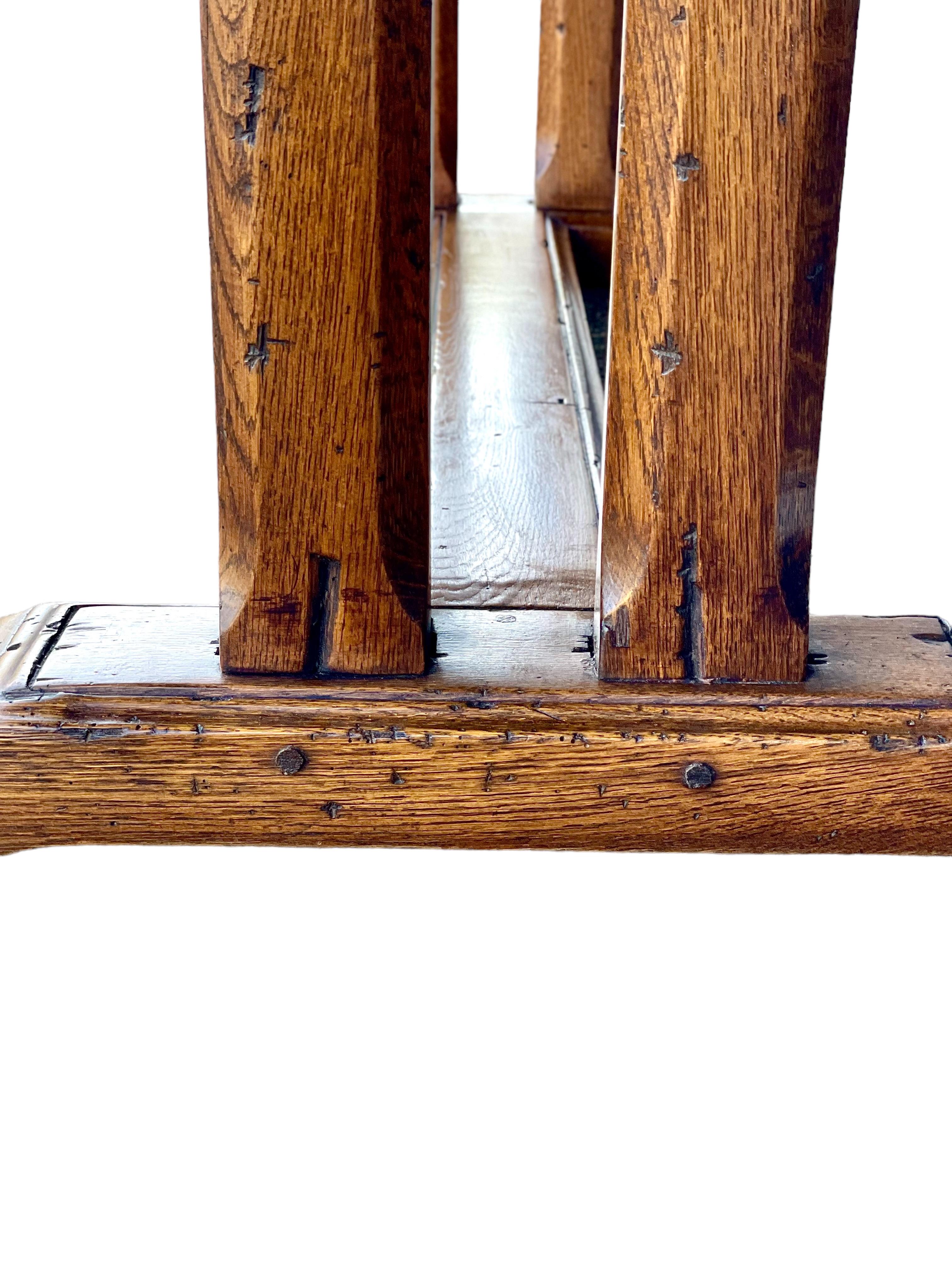 18th Century Oak Monastery Refectory Table In Good Condition For Sale In LA CIOTAT, FR