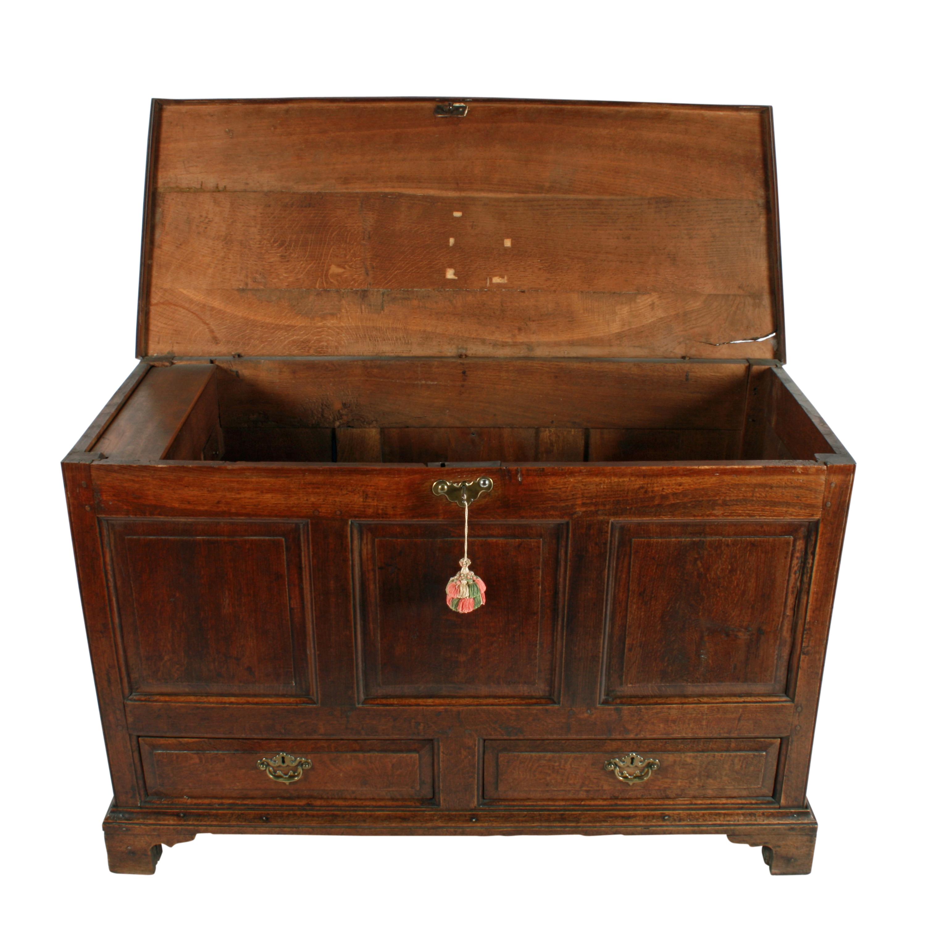 18th Century Oak Mule Chest For Sale 1