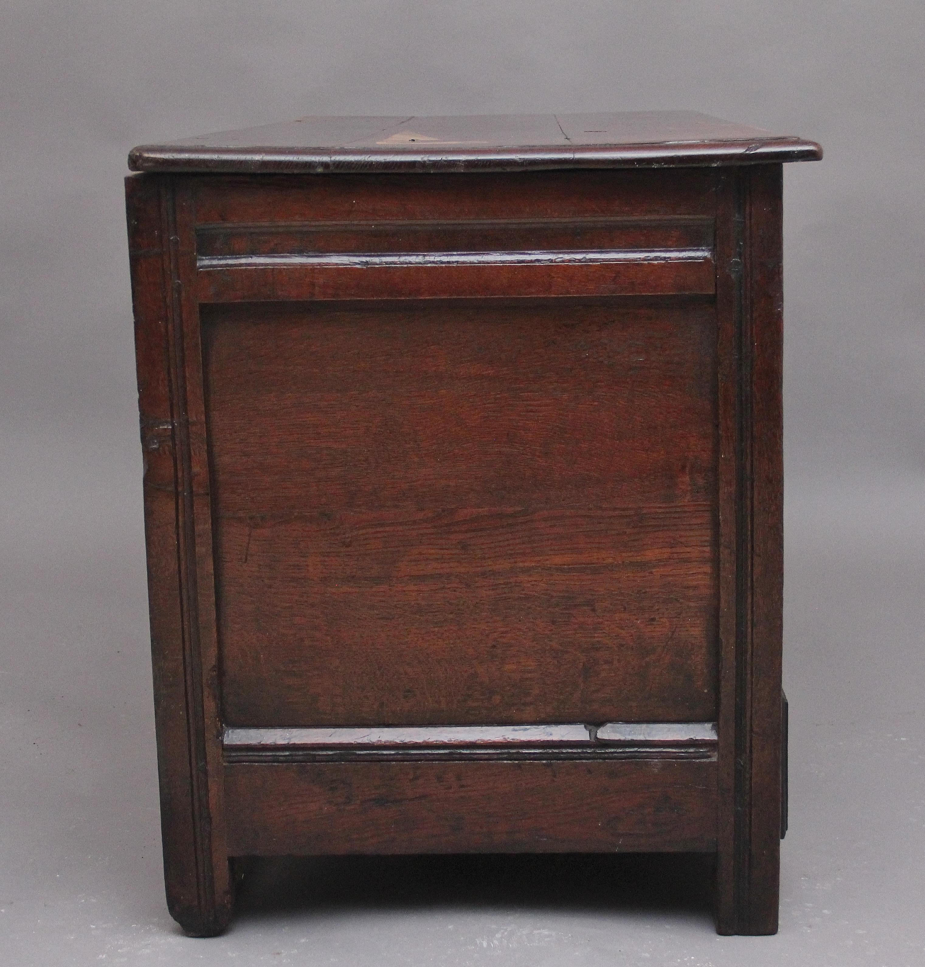 Oak 18th Century oak mule chest For Sale