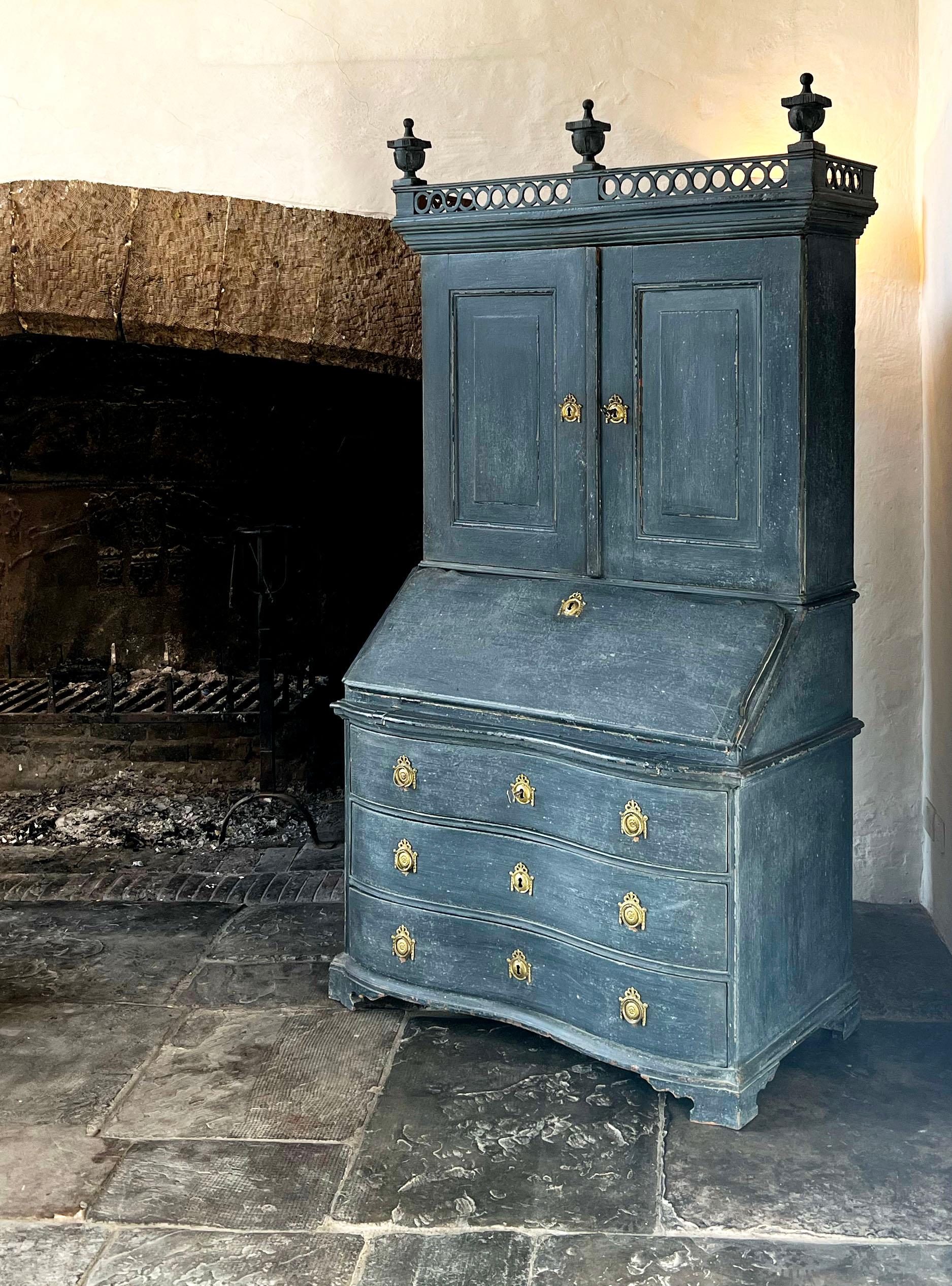 18th Century Oak Painted Bureau For Sale 1