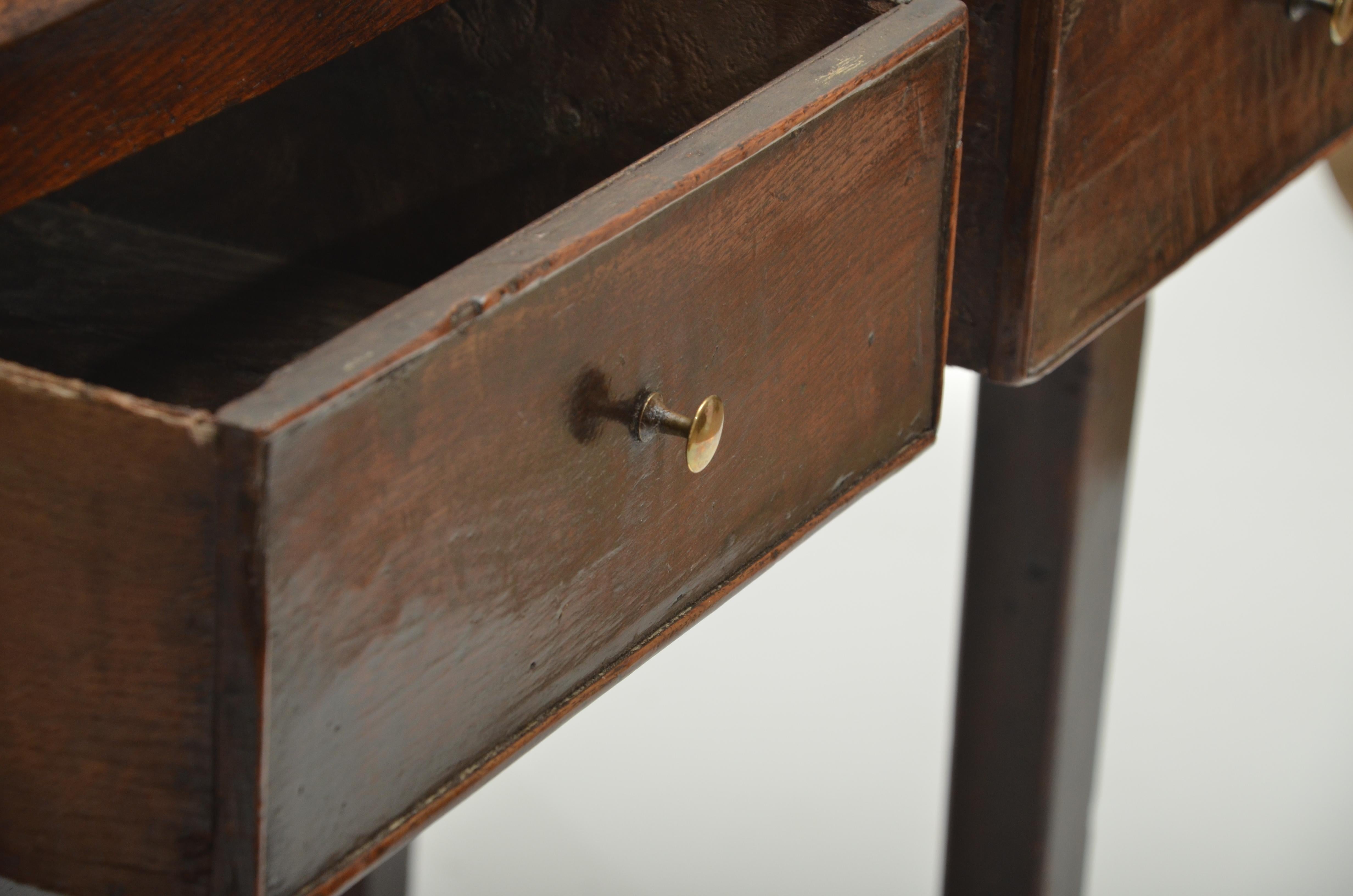 18th Century Oak Server, England, circa 1760 In Good Condition For Sale In East Hampton, NY