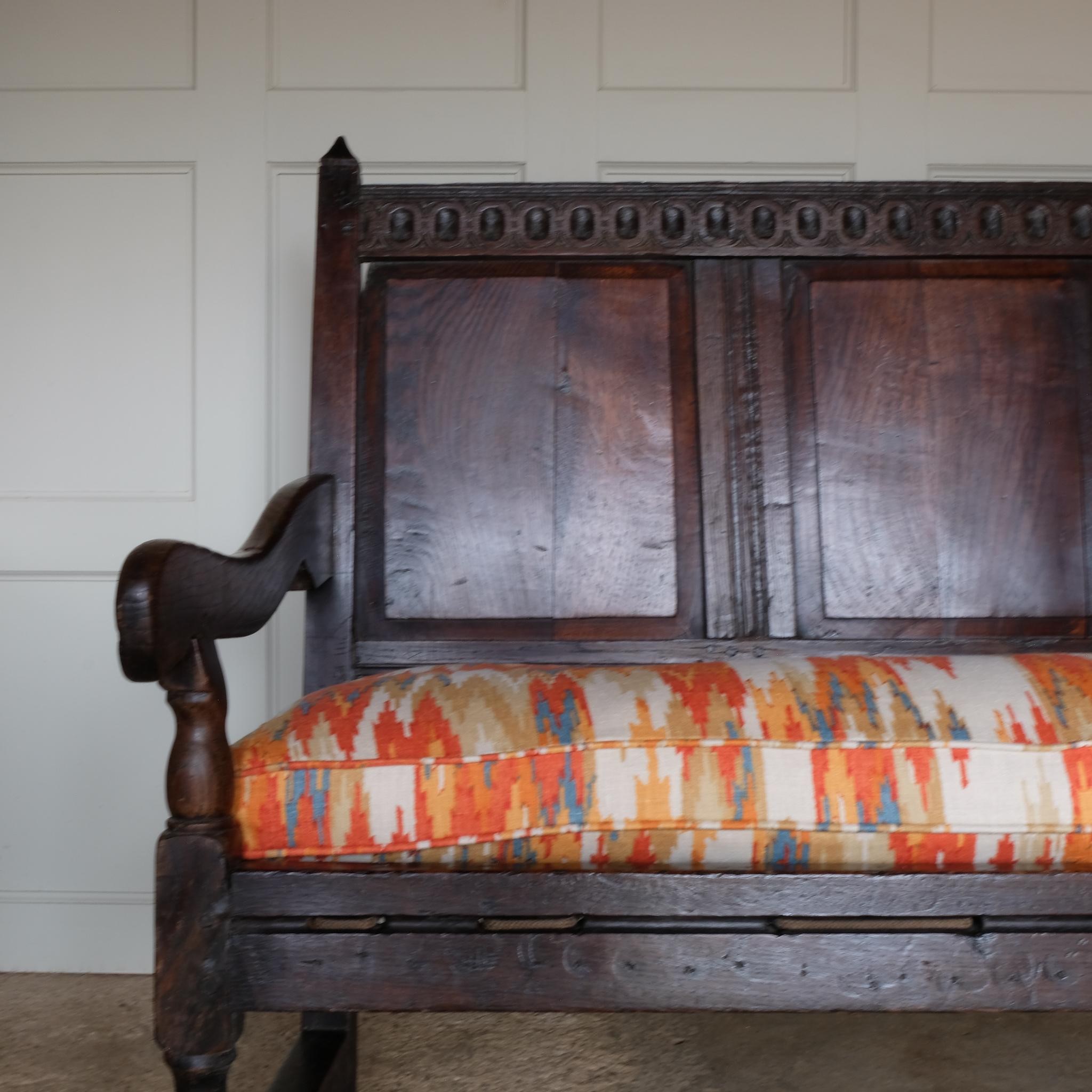 18th Century Oak Settle With Cushion For Sale 9
