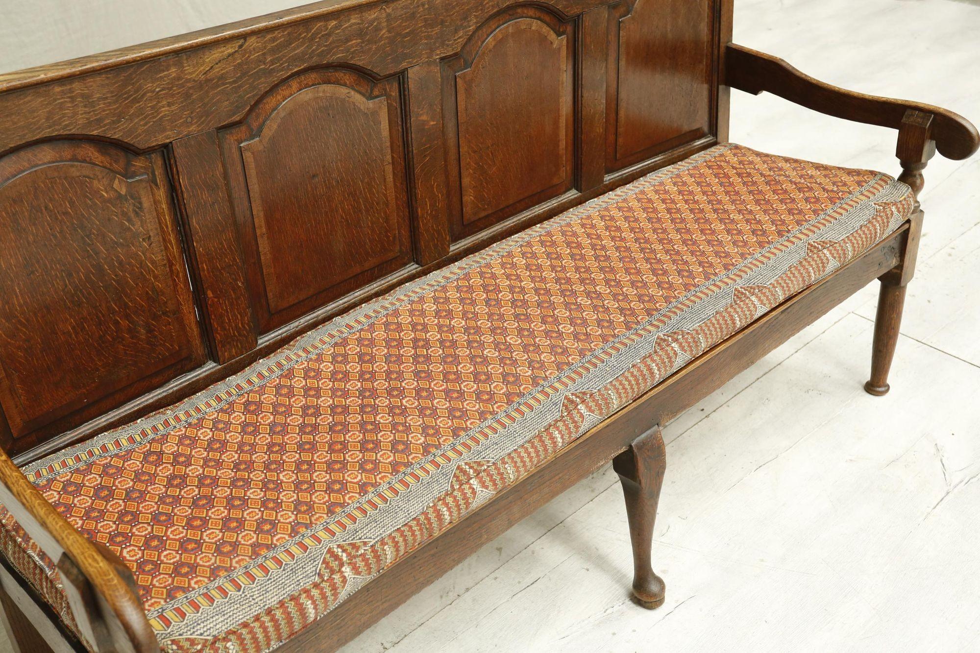 18th Century and Earlier 18th Century Oak Settle with Kilim Seat Cushion