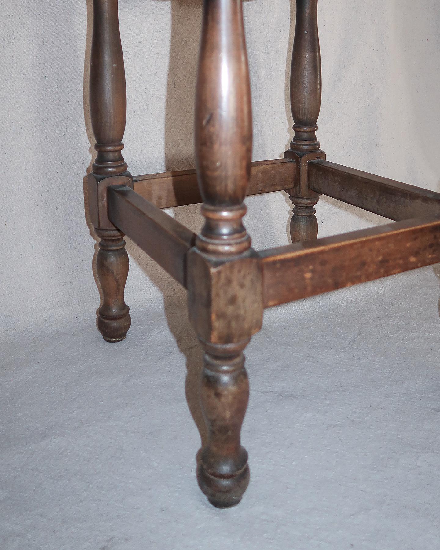 Chaise d'appoint en Oak du XVIIIe siècle Bon état - En vente à Los Angeles, CA