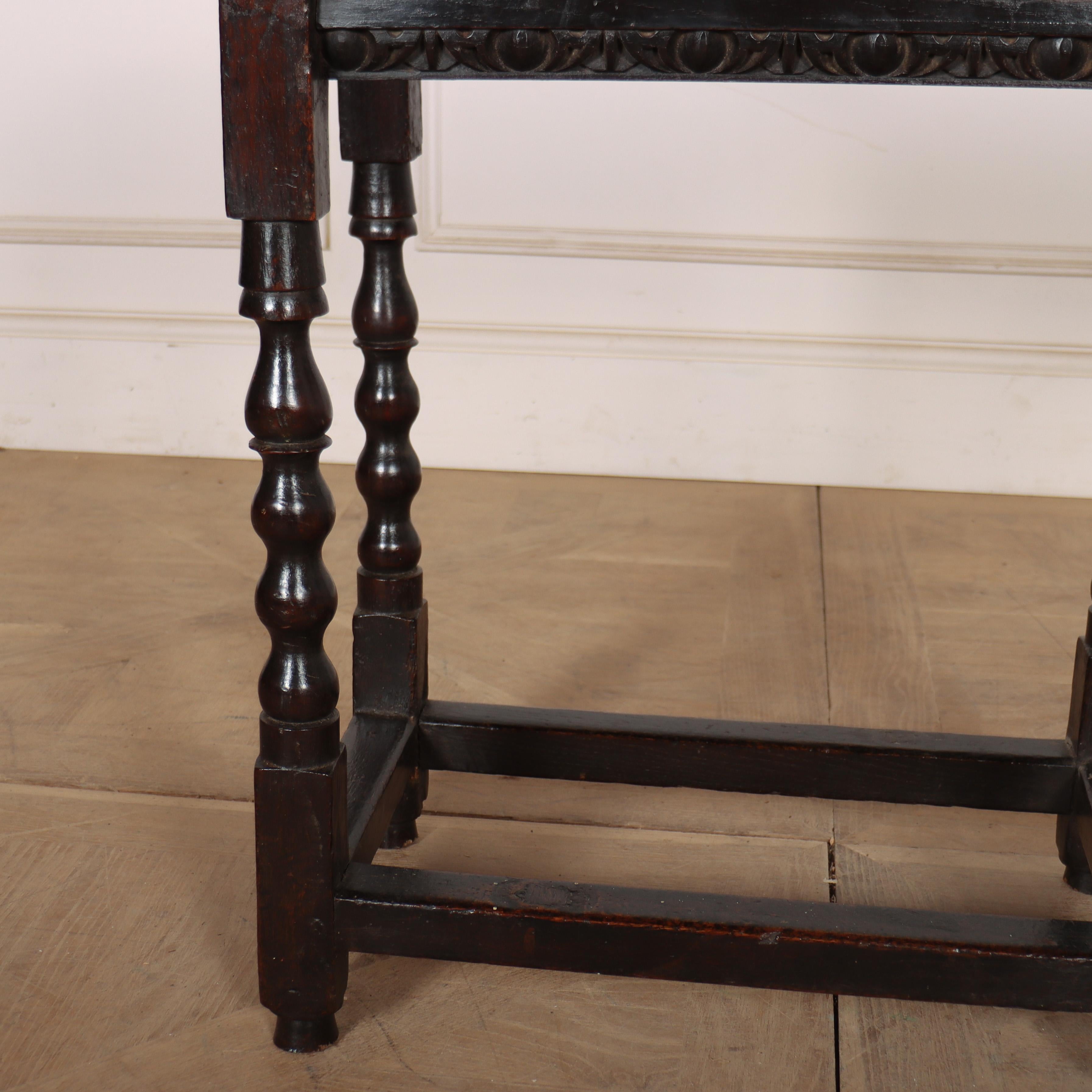 Anglais Table d'appoint en chêne du XVIIIe siècle en vente
