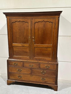 18th Century oak Welsh cupboard