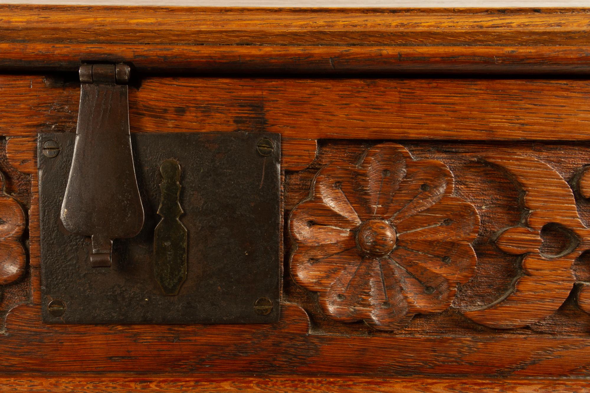 18th Century Oak Writing Desk In Good Condition In Asaa, DK