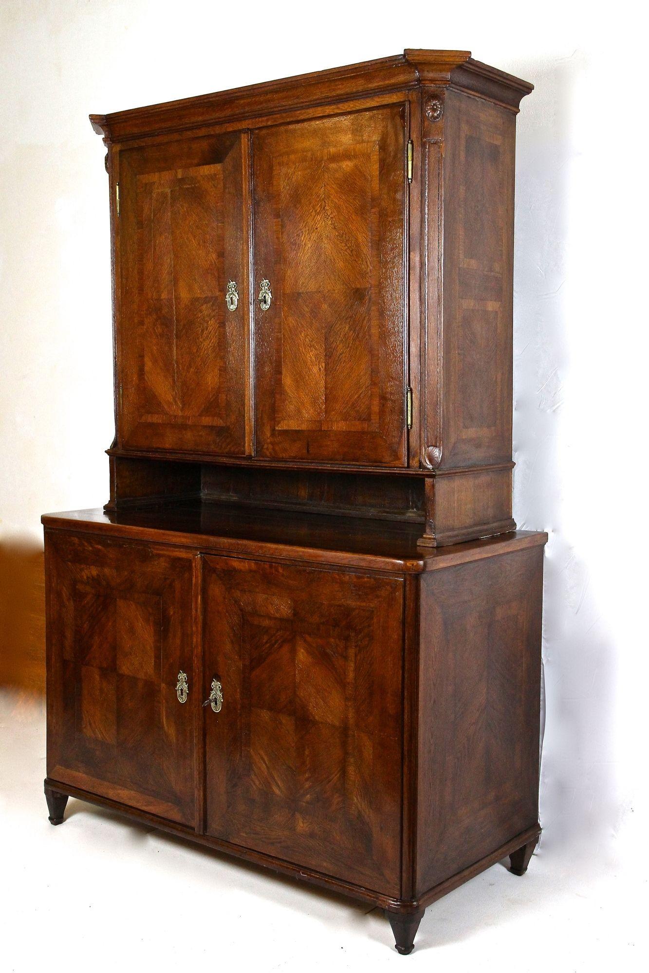 18th Century Oakwood Cabinet/ Buffet - Josephinism Period, Austria ca. 1780 In Good Condition For Sale In Lichtenberg, AT