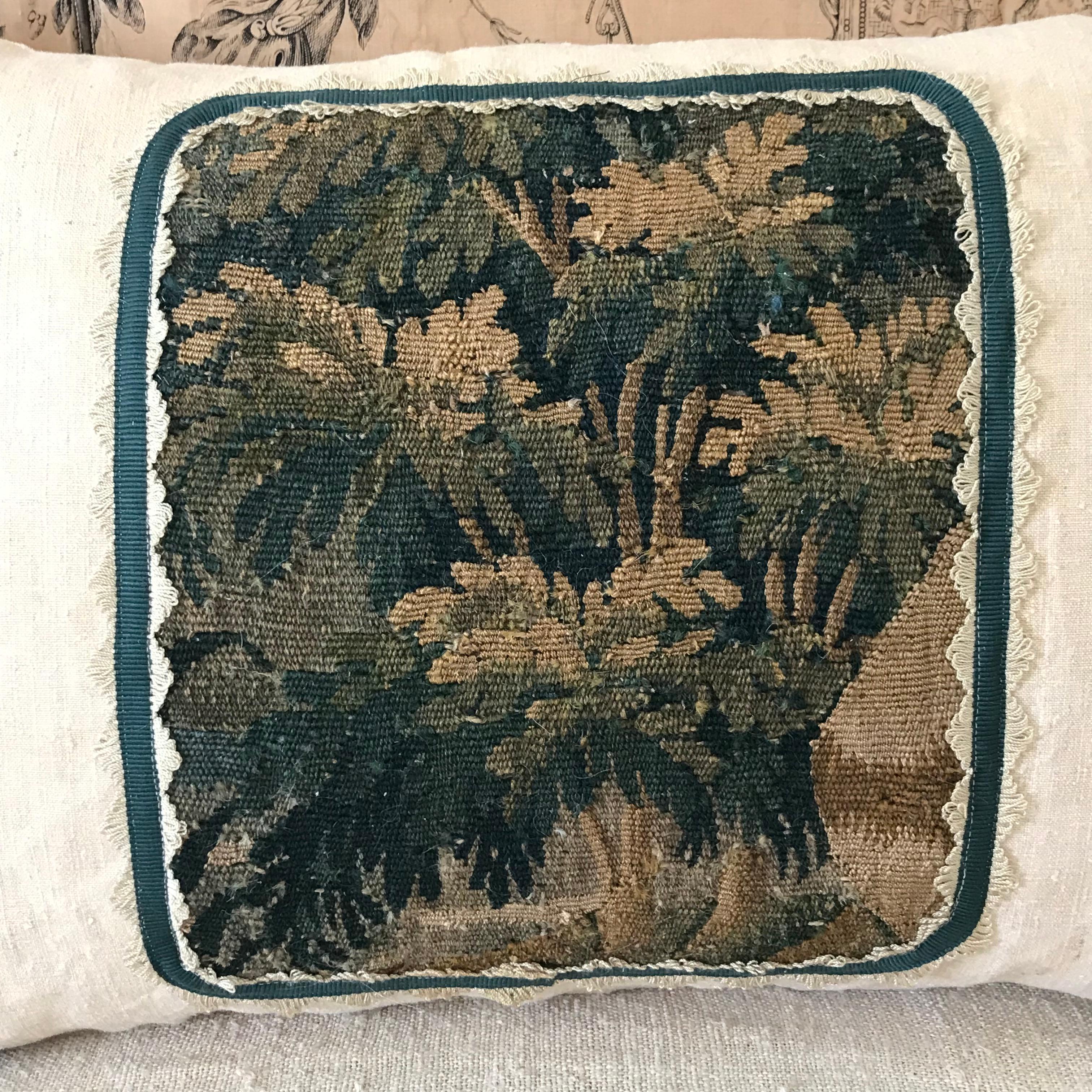18th Century Oblong Verdure Cushion  In Good Condition For Sale In Salisbury, GB