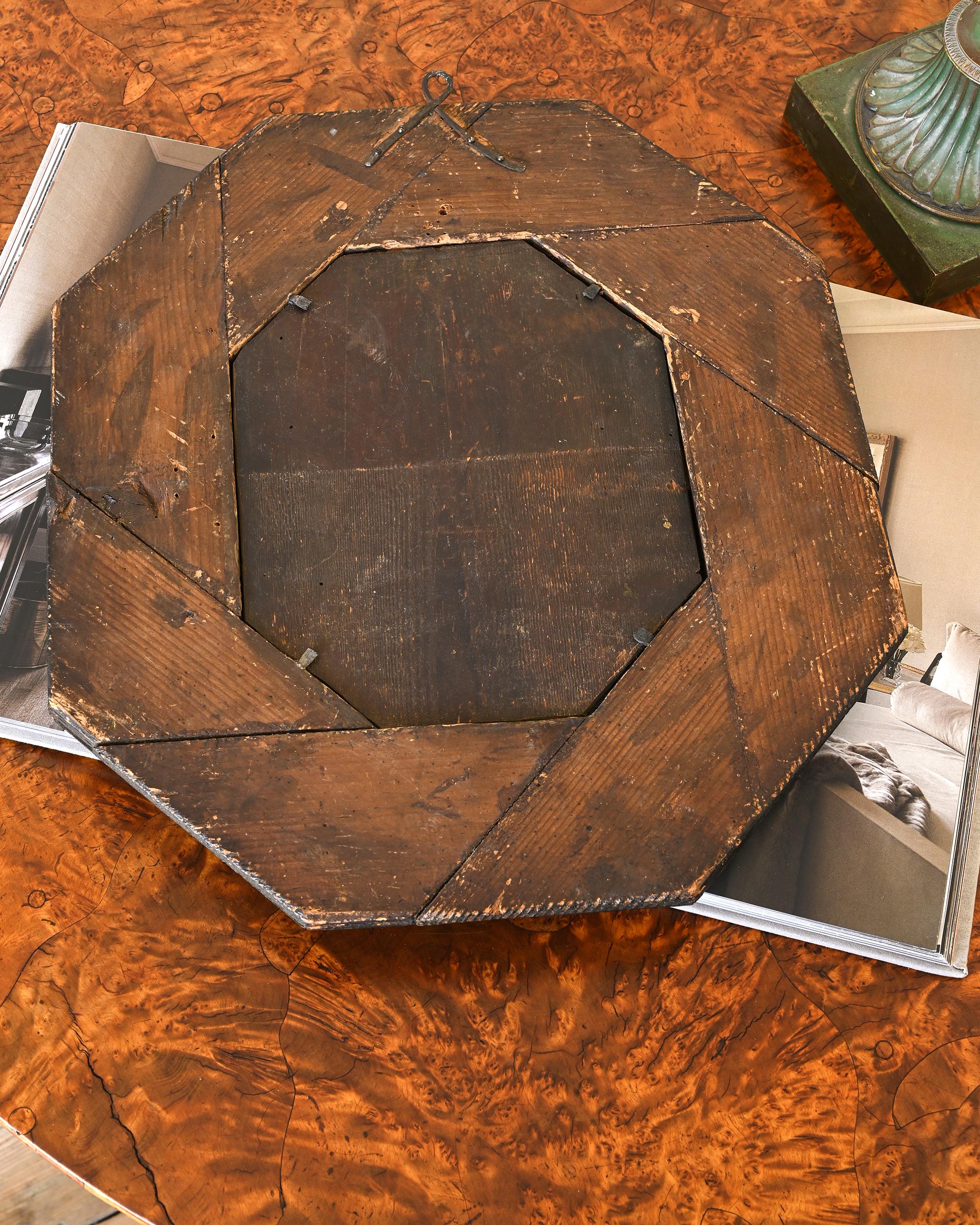 18th Century Octagonal Baroque Mirror In Good Condition For Sale In Mjöhult, SE