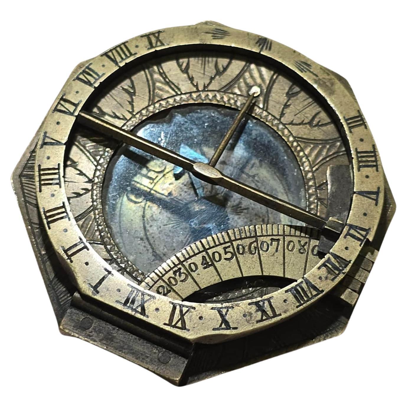Cadran solaire octogonal en laiton du 18e siècle signé "Johan Schrettegger