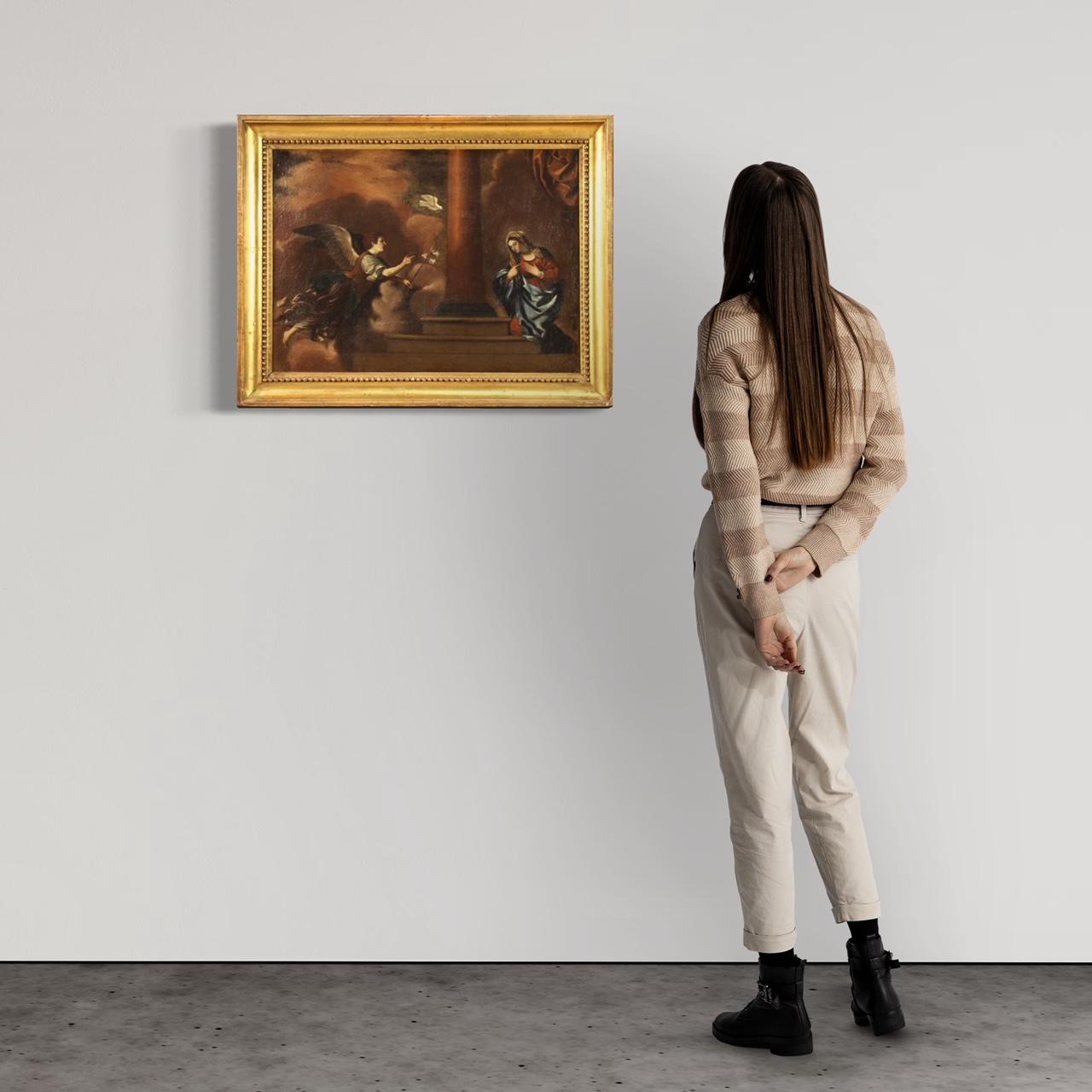 Antikes italienisches Gemälde aus dem 18. Jahrhundert. Kunstwerk Öl auf Leinwand, das ein religiöses Thema darstellt, Verkündigung von guter malerischer Qualität. Wunderschönes, großformatiges und angenehm dekoriertes Gemälde mit einem nicht