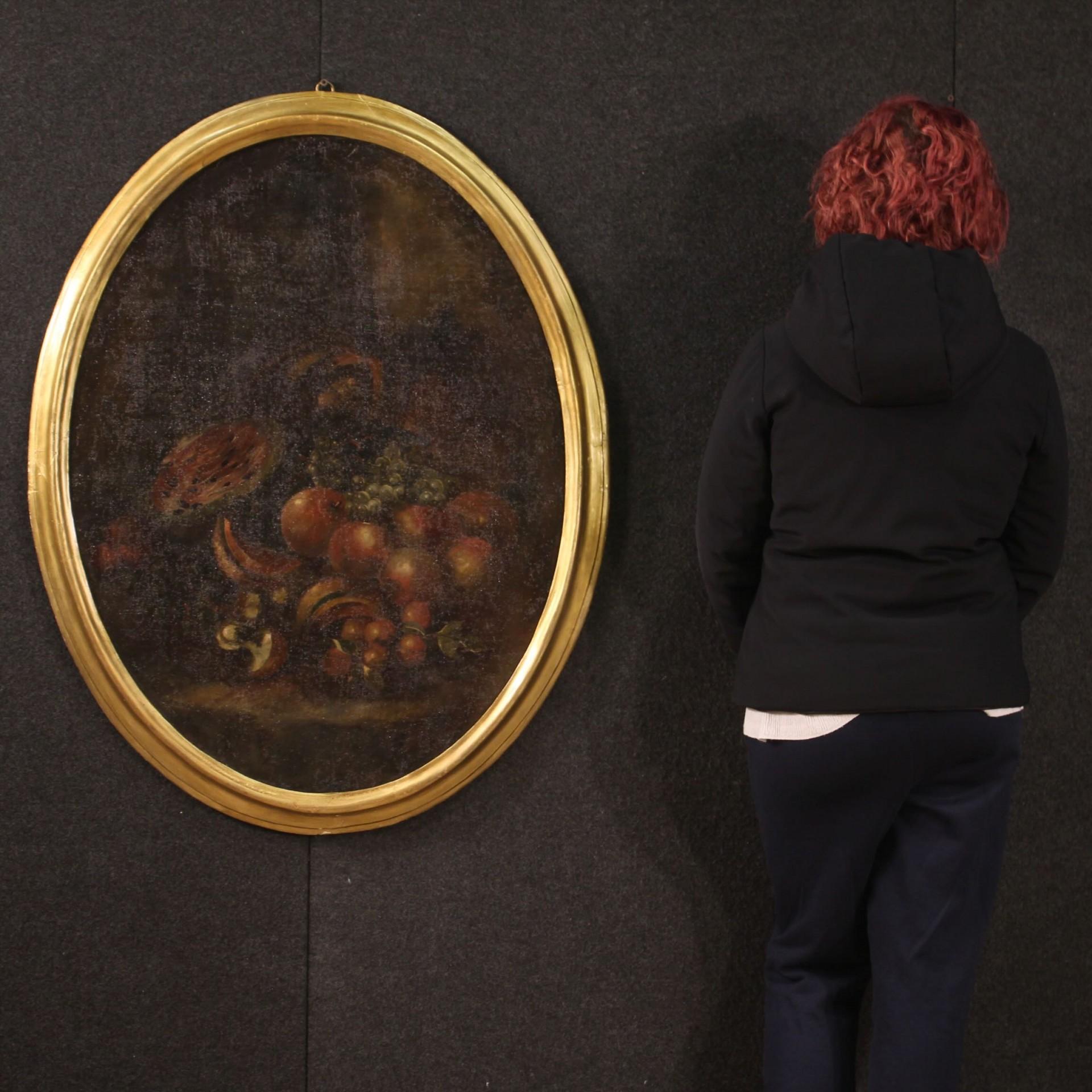 Italian huile sur toile du XVIIIe siècle Nature morte ovale encadrée à l'italienne, 1750 en vente