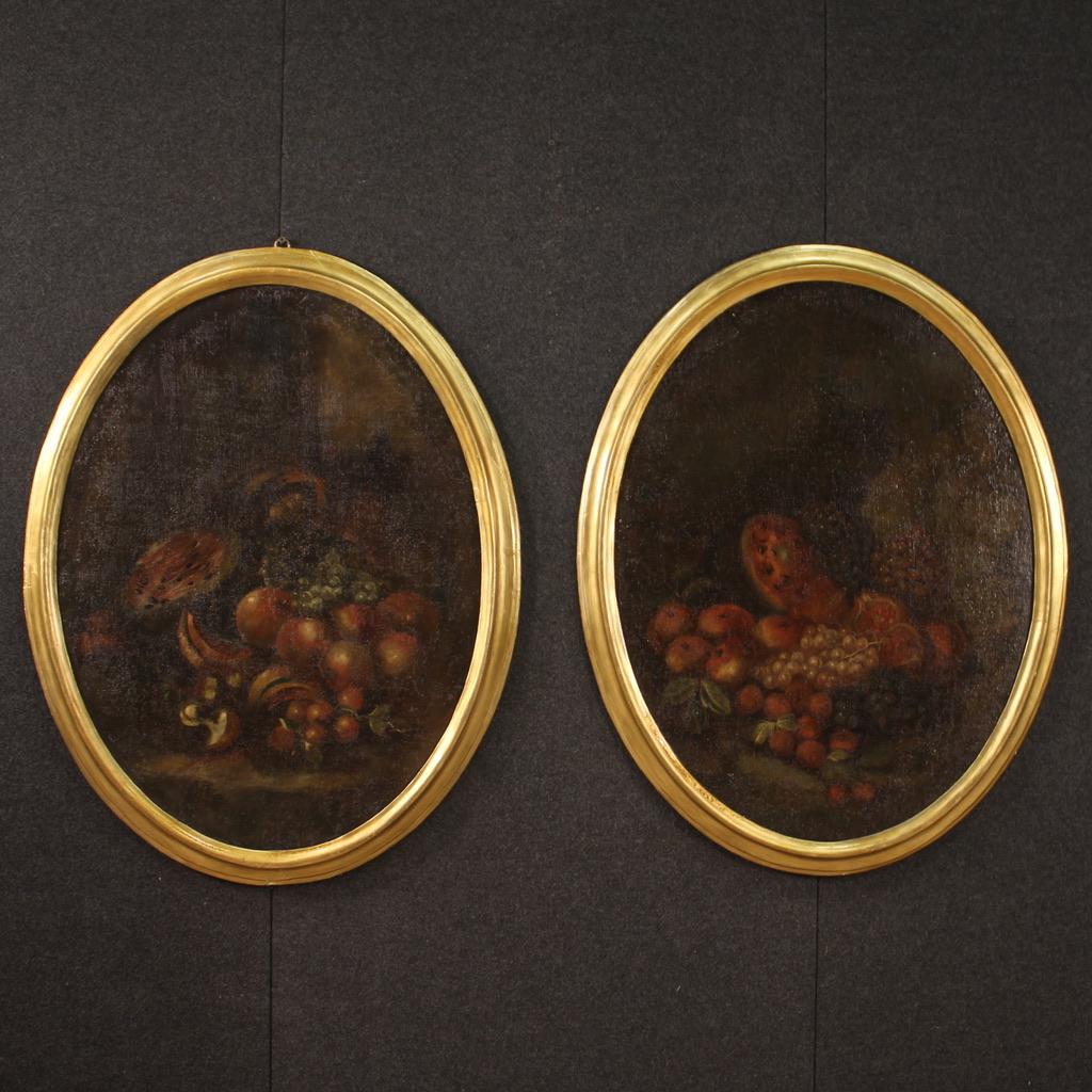 18th Century Oil on Canvas Italian Framed Oval-Shaped Still Life Painting, 1750 In Good Condition For Sale In Vicoforte, Piedmont