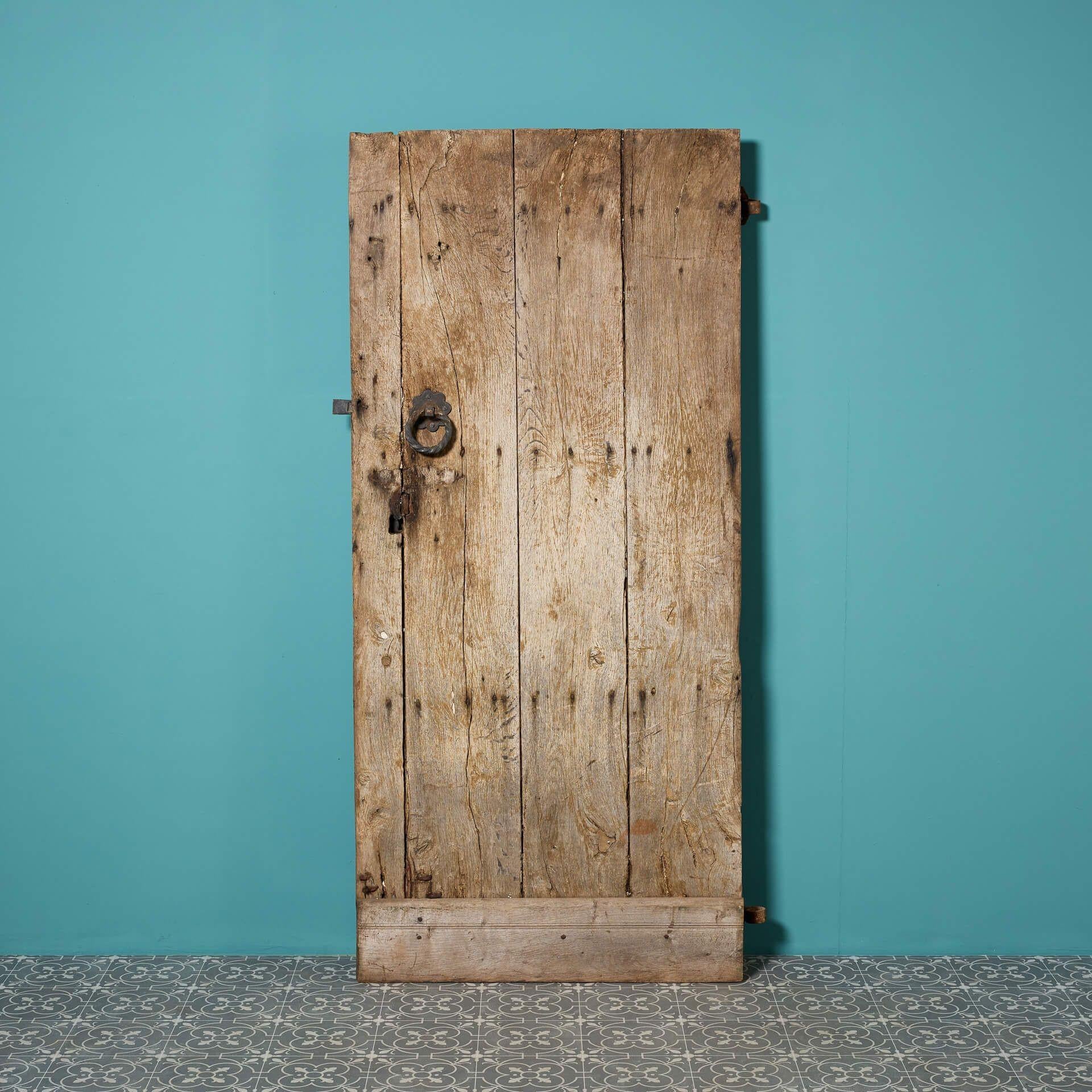 18th Century Old English Oak Plank Door In Fair Condition For Sale In Wormelow, Herefordshire