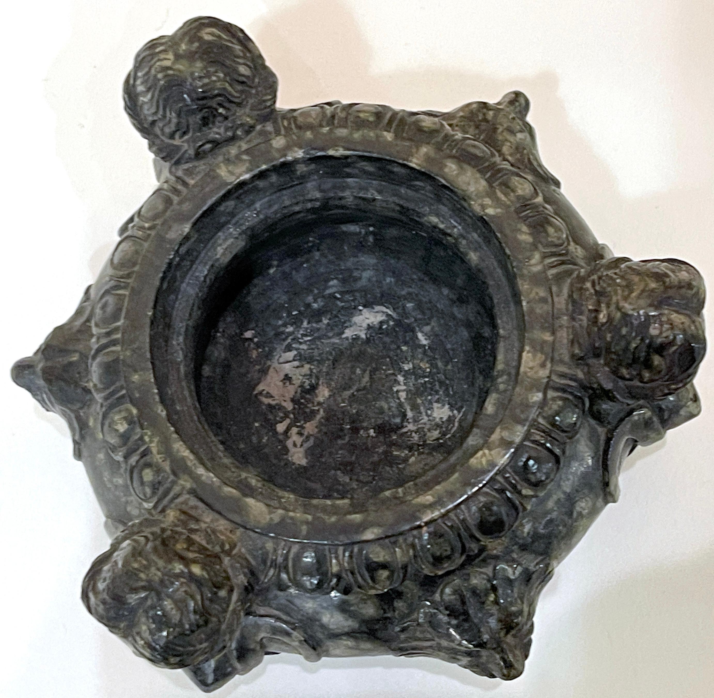 Caja de Mesa de Mármol Verdigris Tallado Estilo Renacimiento Italiano Siglo XVIII/Antiguo en venta 8