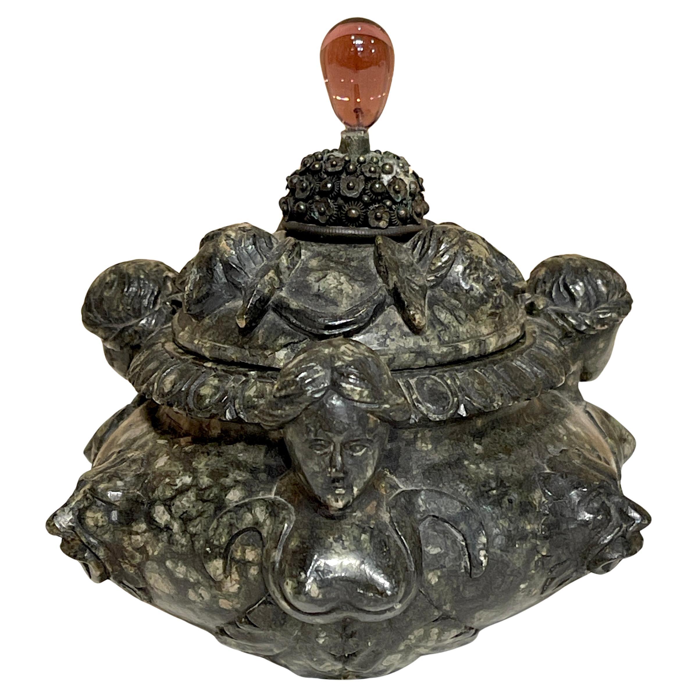 Caja de Mesa de Mármol Verdigris Tallado Estilo Renacimiento Italiano Siglo XVIII/Antiguo en venta