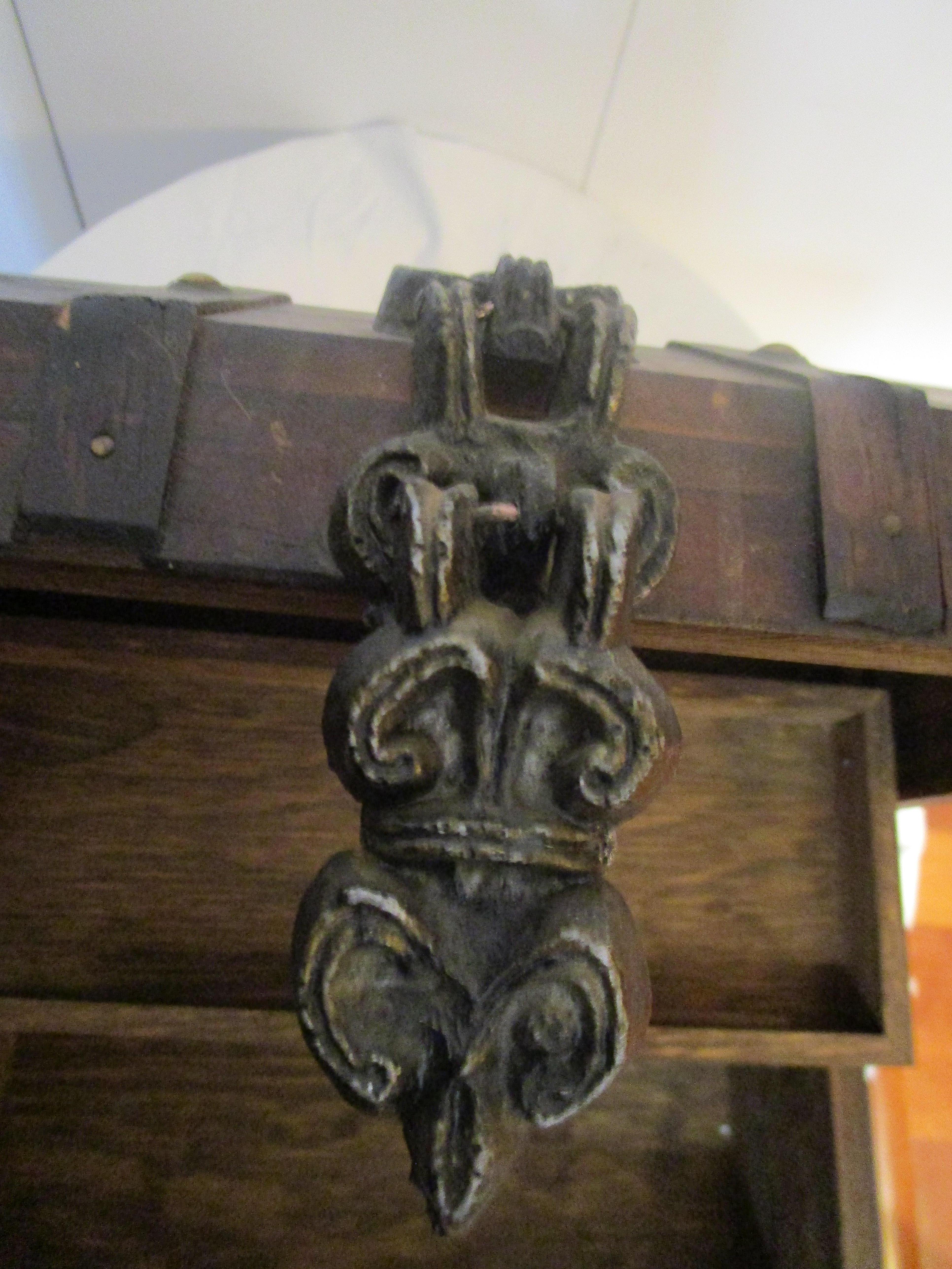 18. Jahrhundert oder früher Messing - Eisen gebundene kontinentale Lockbox  im Zustand „Gut“ im Angebot in Lomita, CA