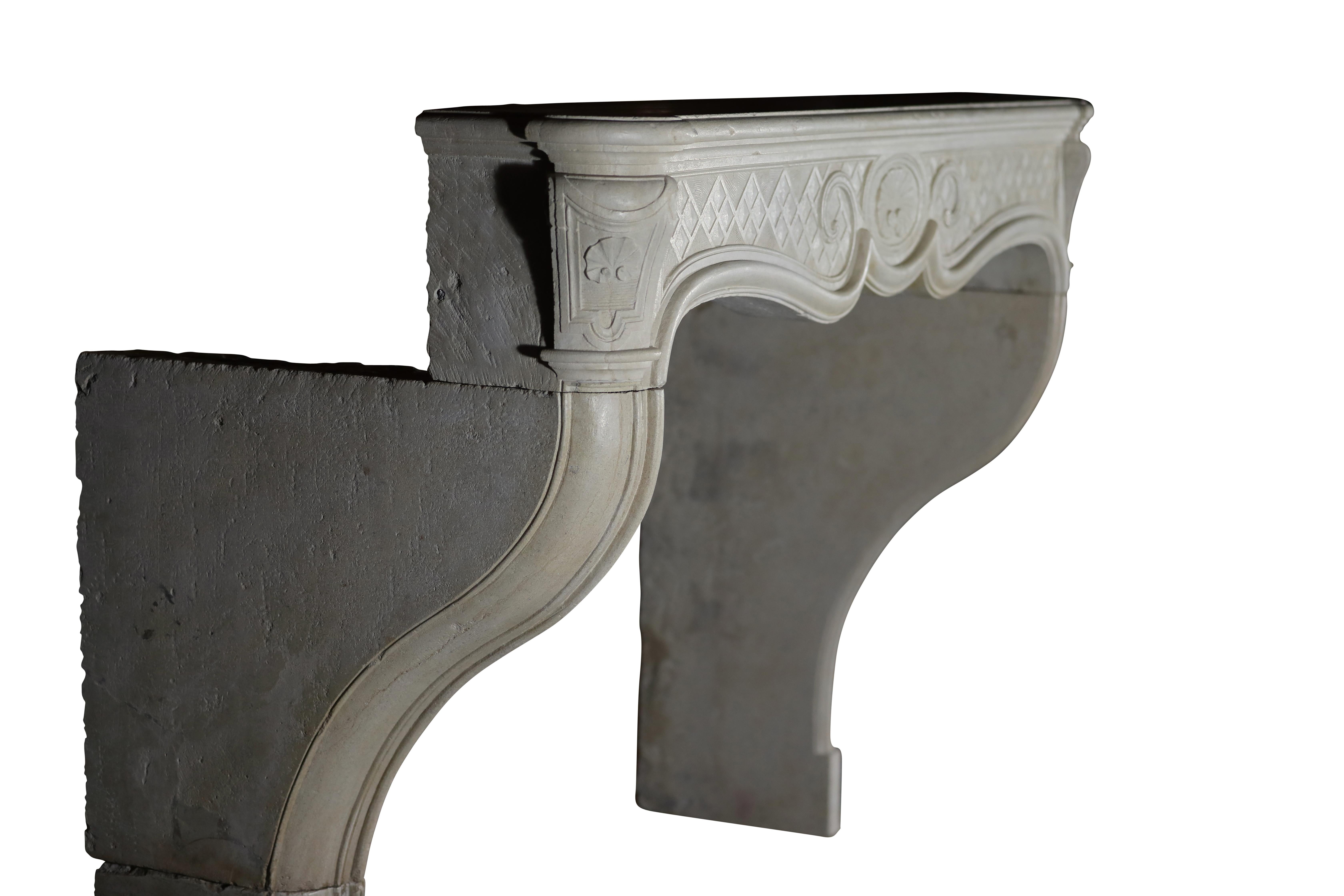 18th Century Original Antique Fireplace in Limestone For Sale 7