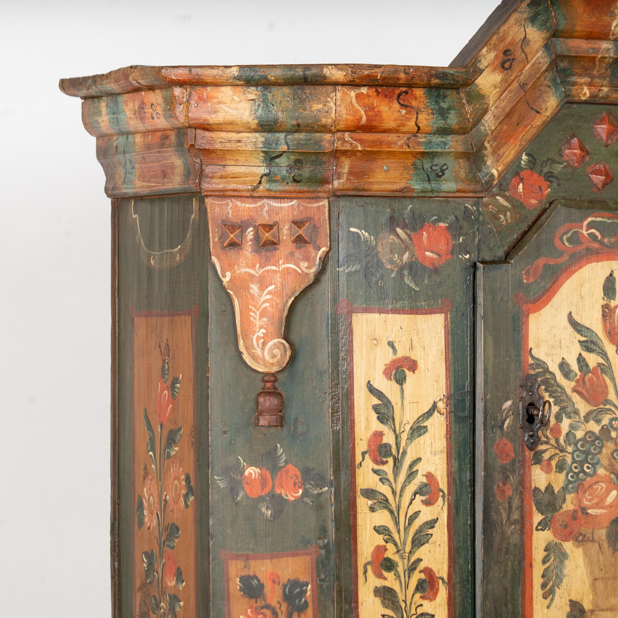 Armoire originale peinte du 18e siècle, datée de 1726 Bon état - En vente à Round Top, TX