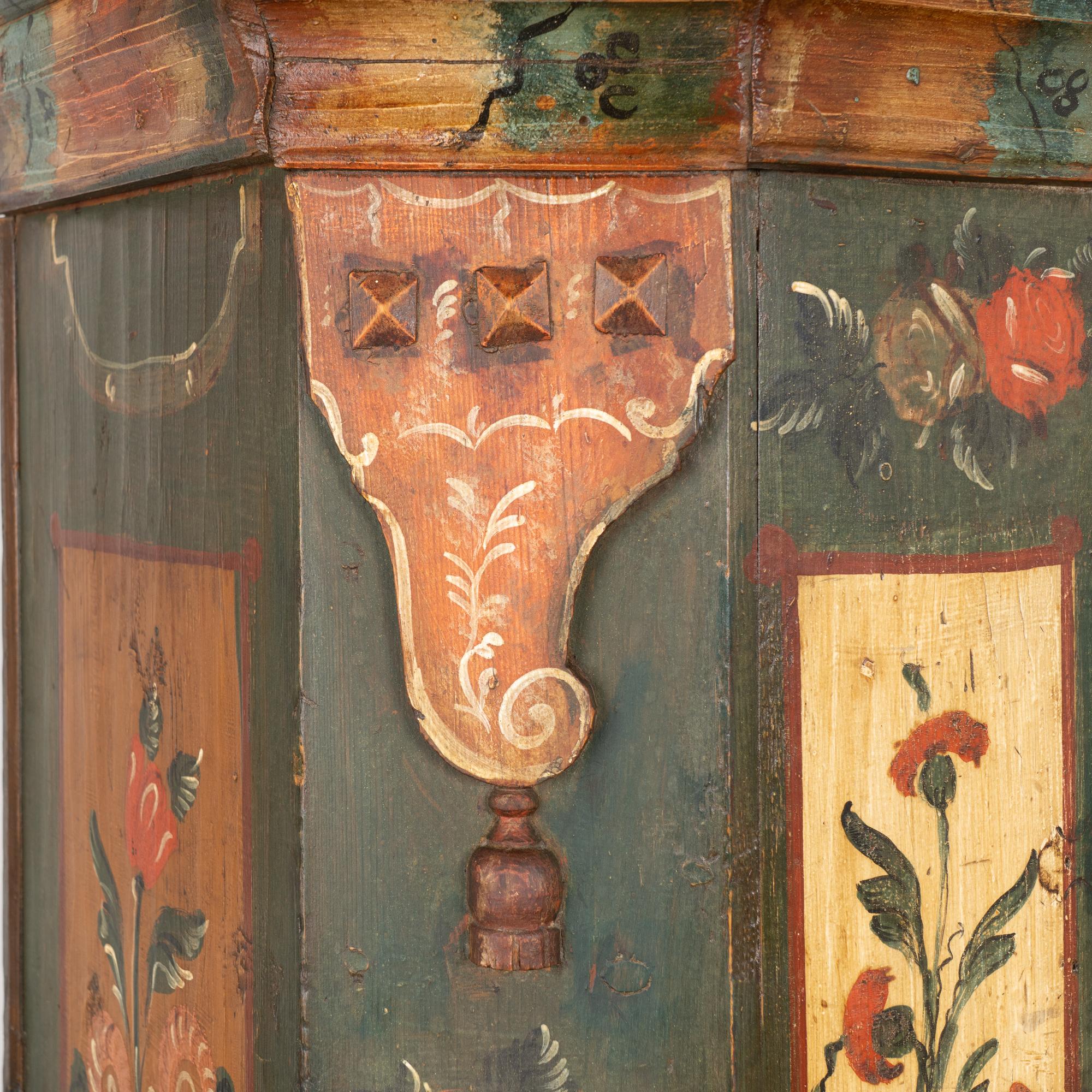 Armoire originale peinte du 18e siècle, datée de 1726 en vente 1
