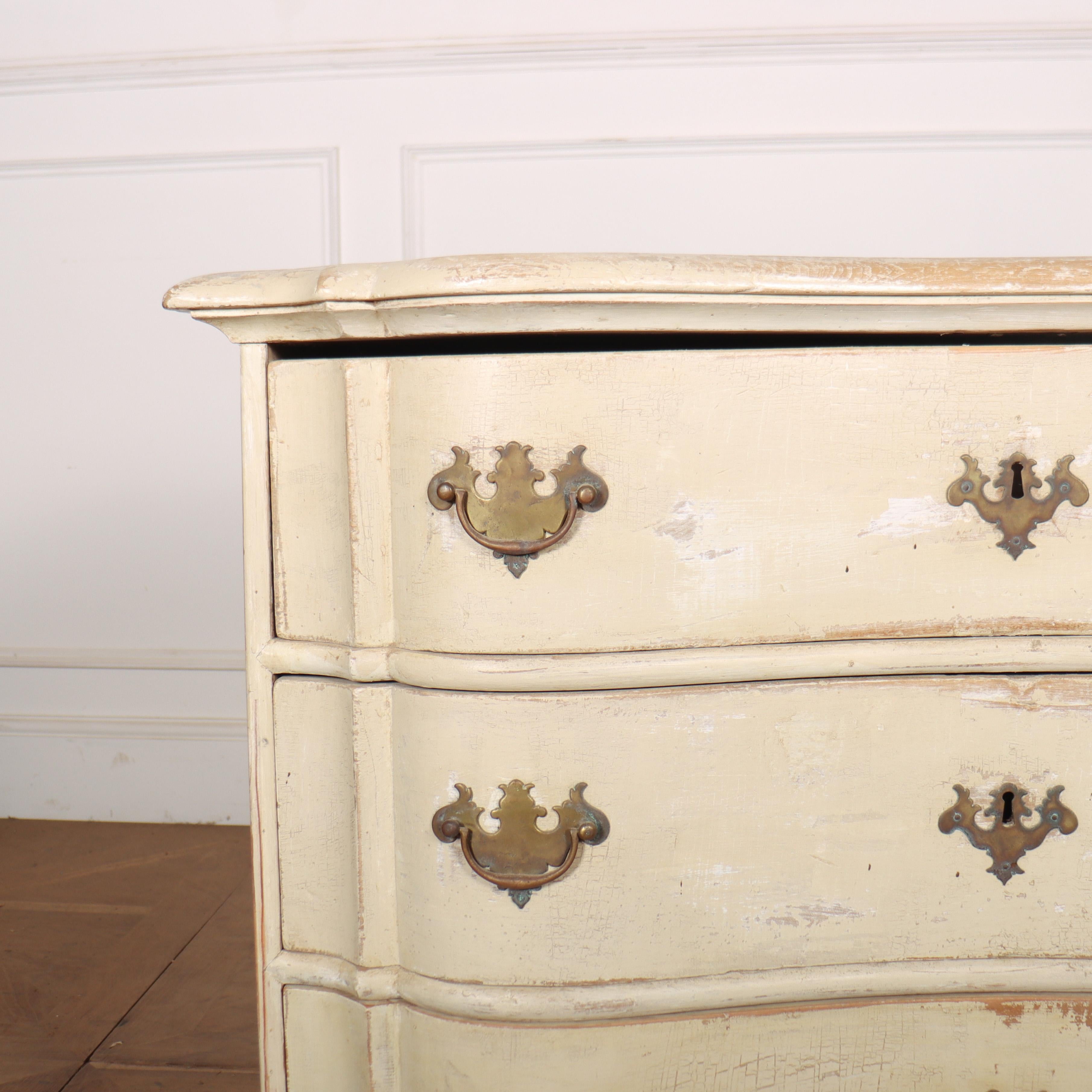 Pretty 18th C original painted Danish serpentine front commode. 1780.

Reference: 8280

Dimensions
40.5 inches (103 cms) Wide
22 inches (56 cms) Deep
32 inches (81 cms) High