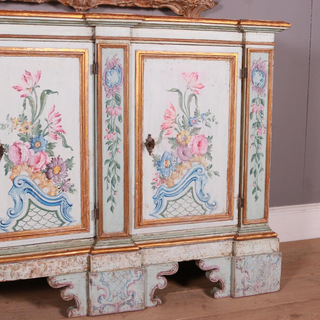 18th Century Original Painted Serpentine Front Italian Credenza / Sideboard In Good Condition In Leamington Spa, Warwickshire