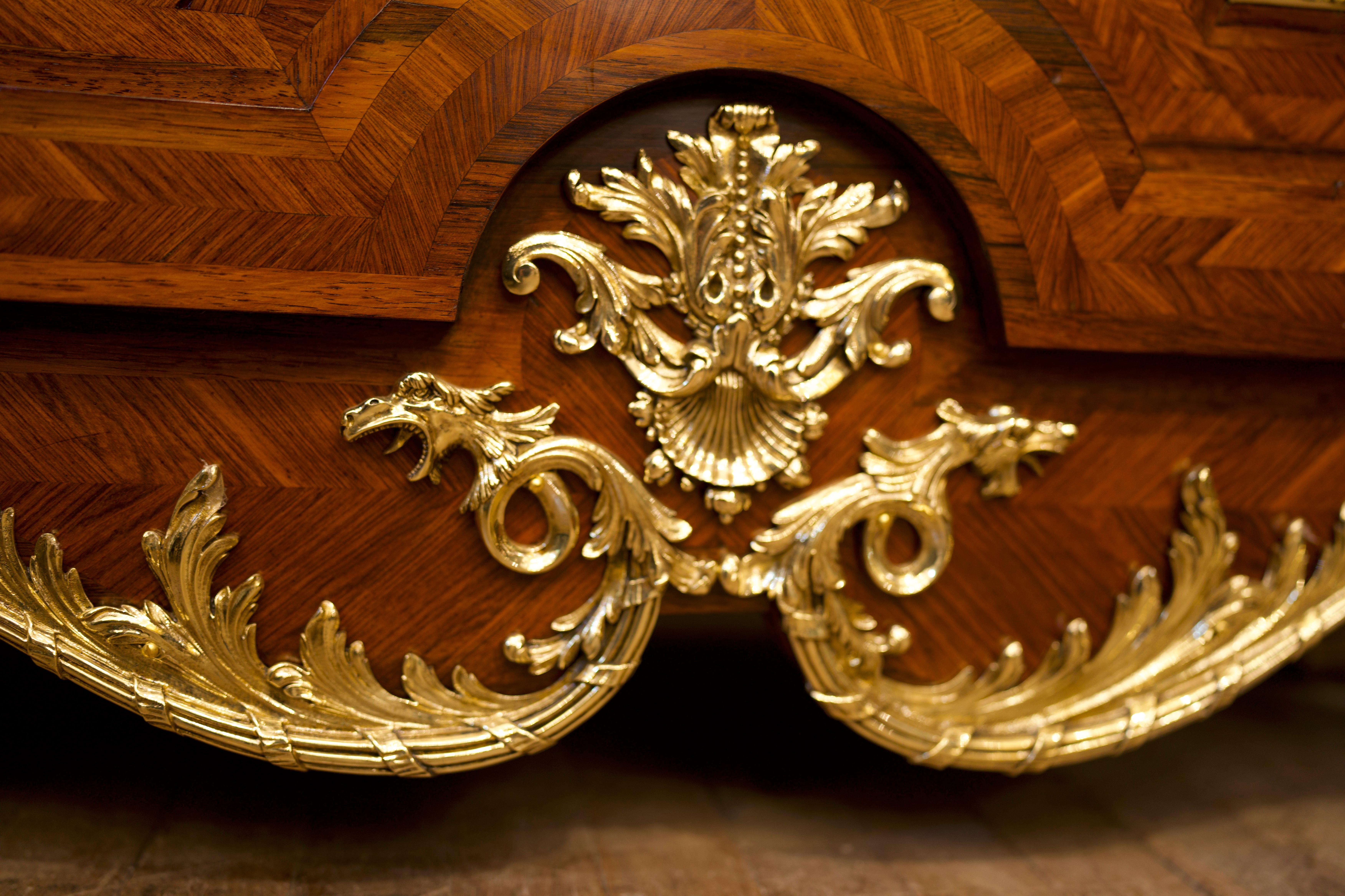 18th Century Ormolu Mounted French Kingwood Cabinet/Vitrine For Sale 2