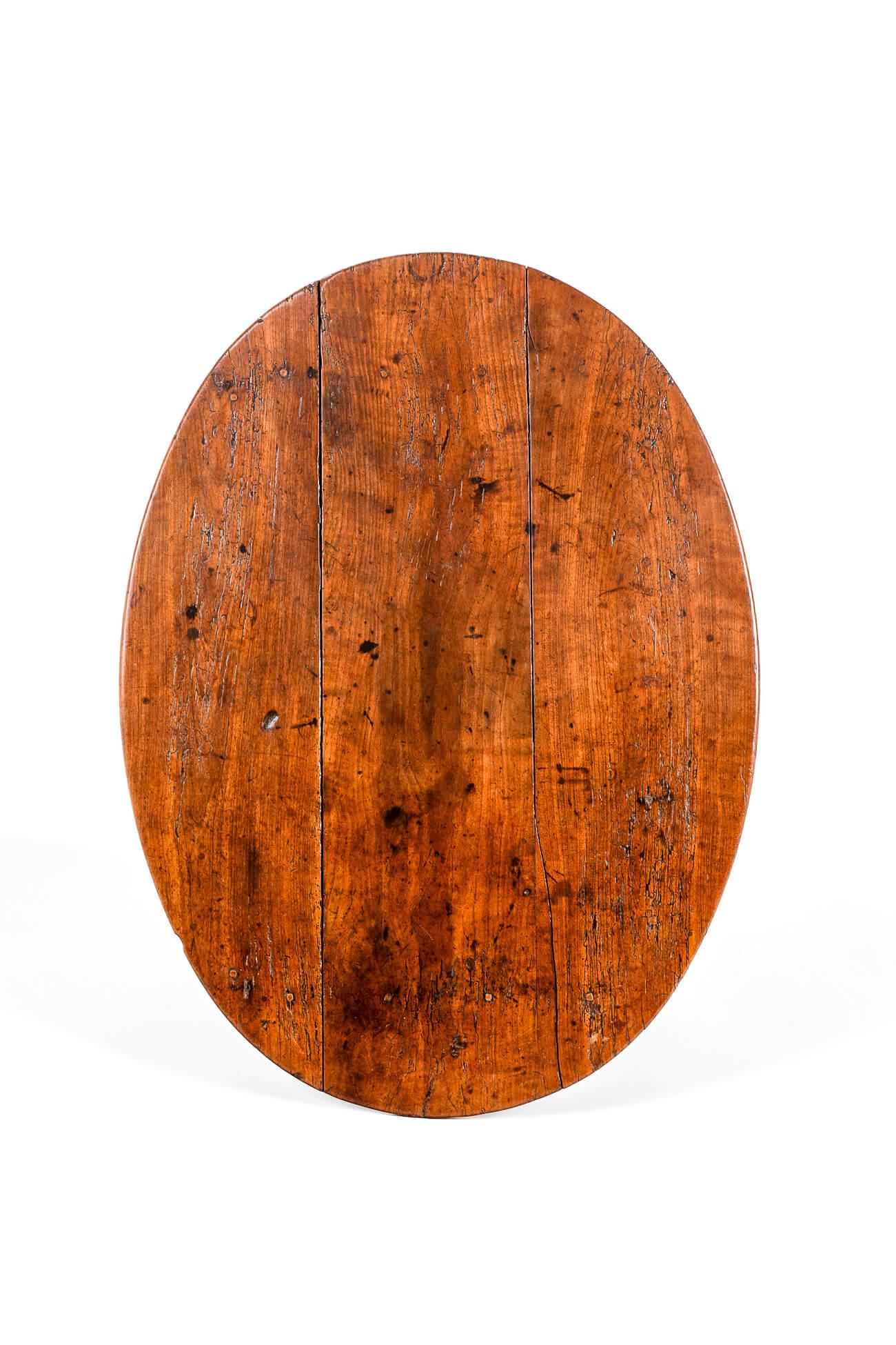 Table de salle ovale du 18e siècle Bon état - En vente à Faversham, GB