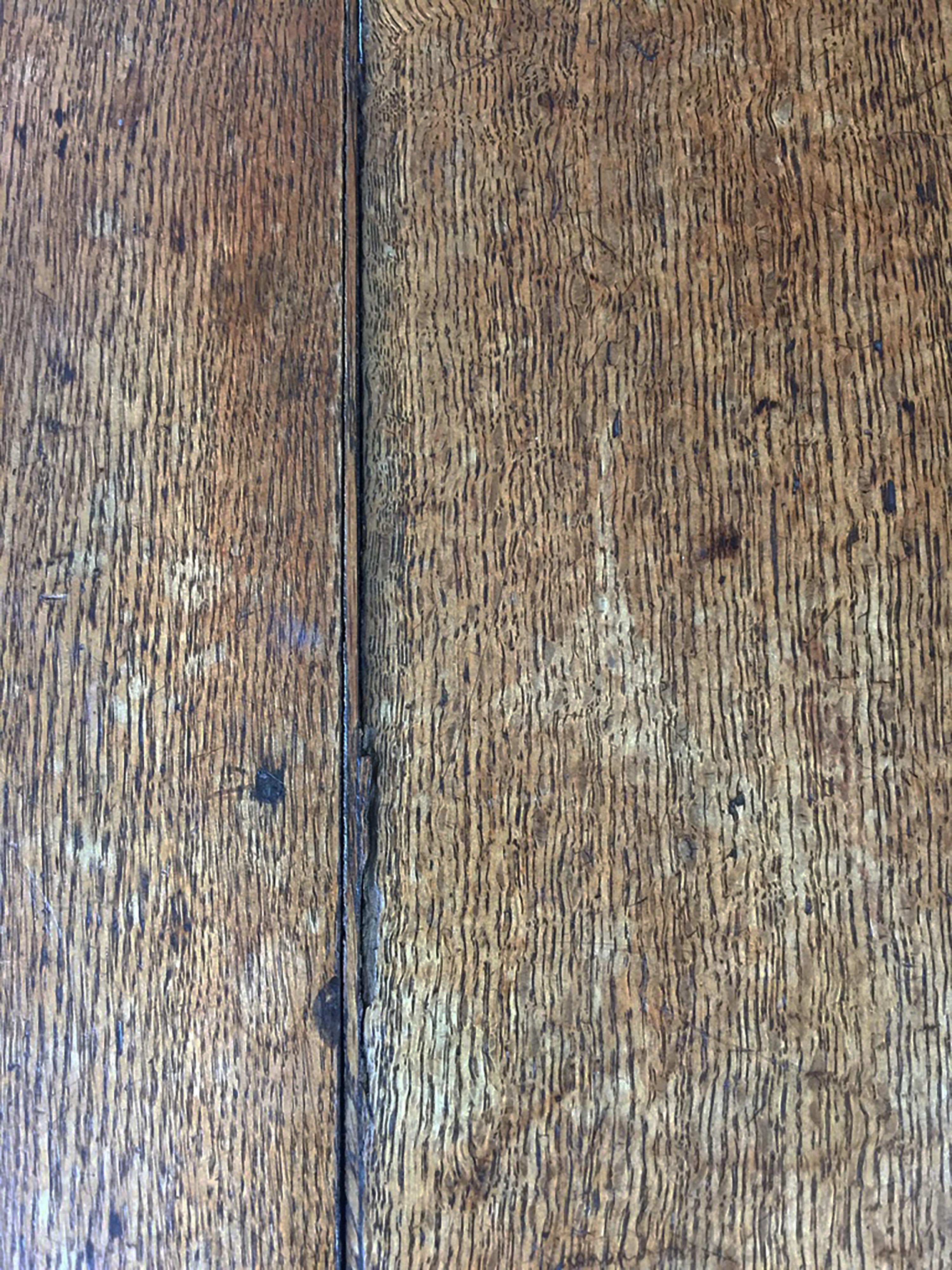18th Century Oval Oak Drop Leaf Table For Sale 4