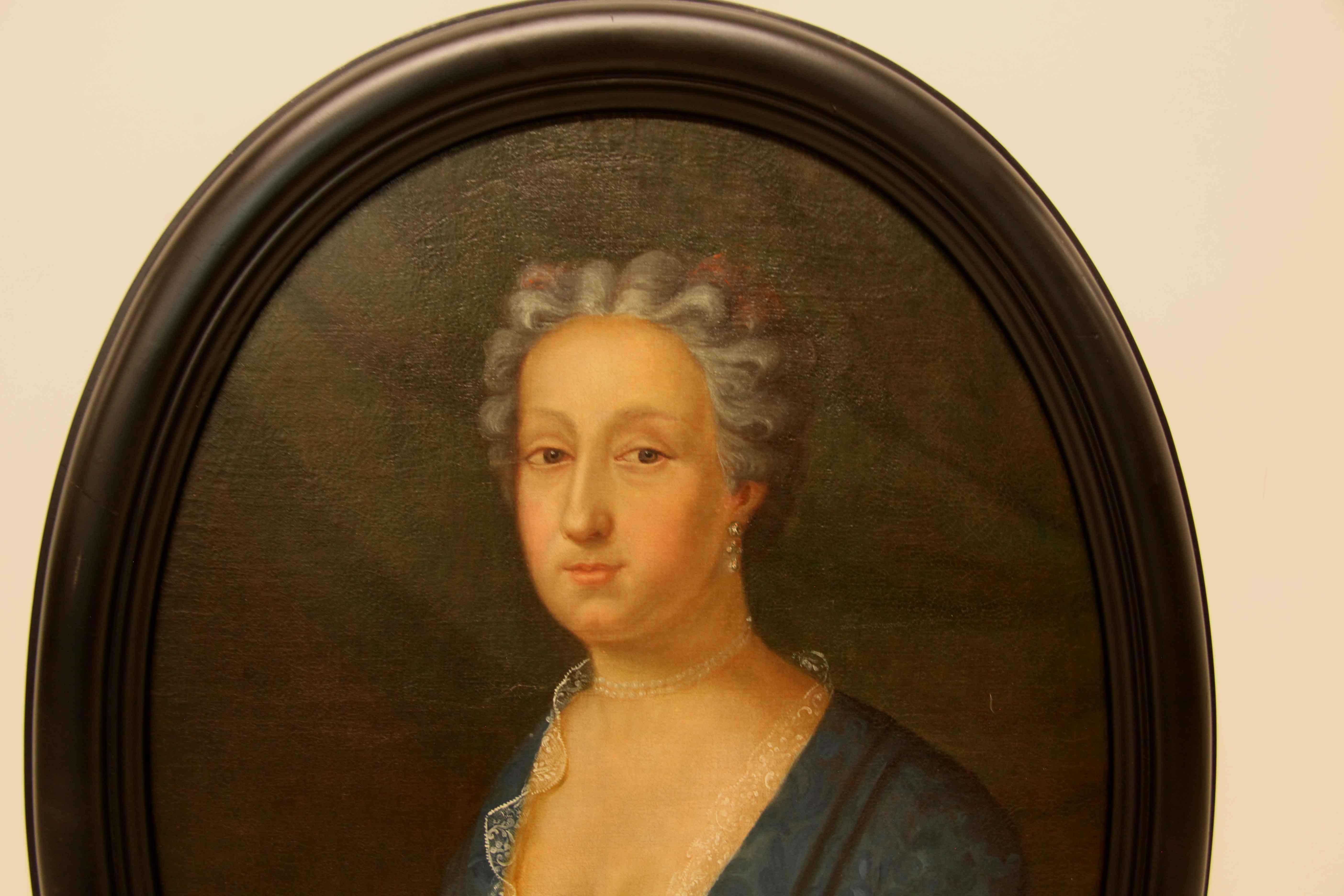 English 18th Century Oval Oil Portrait  For Sale