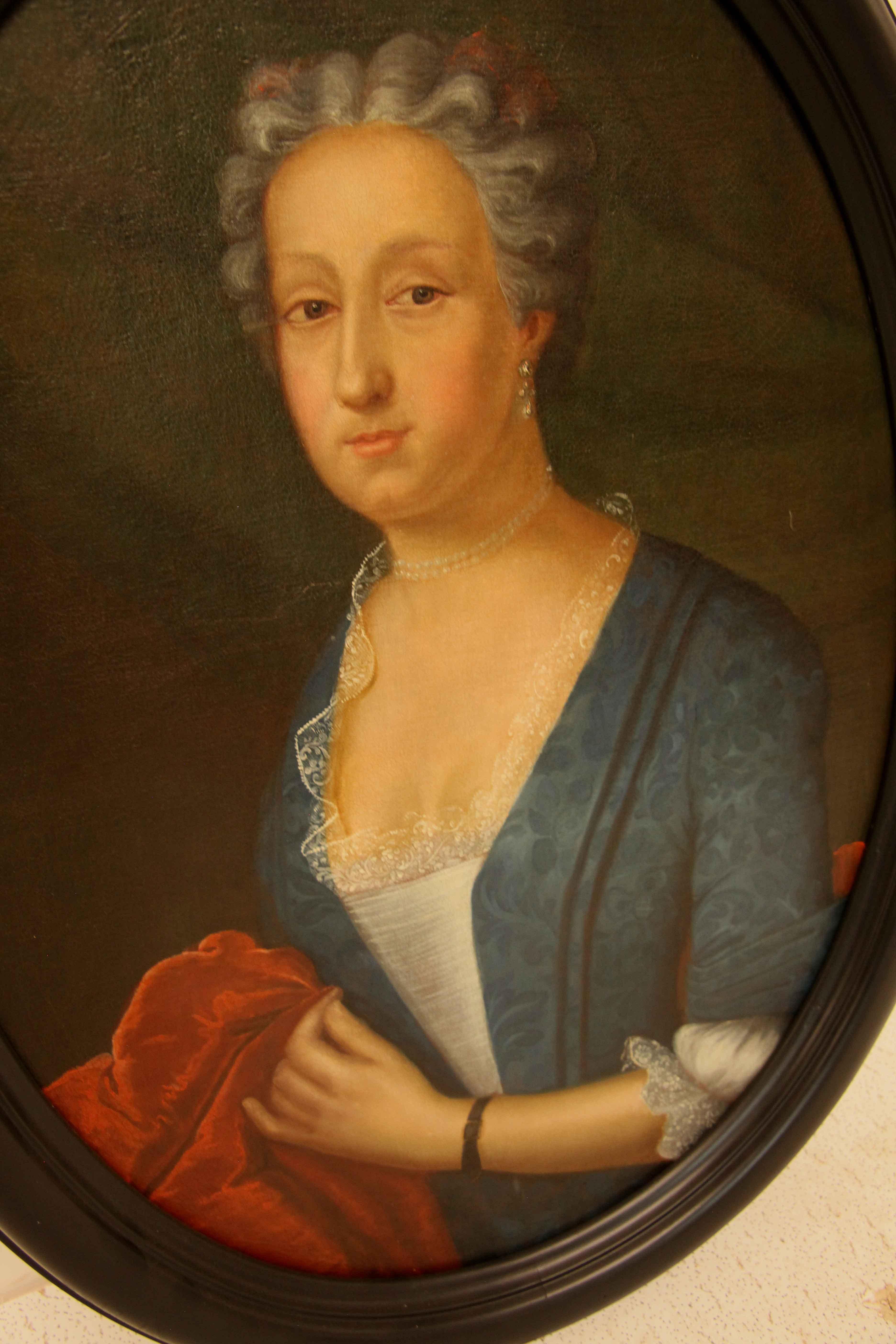 18th Century Oval Oil Portrait  For Sale 1