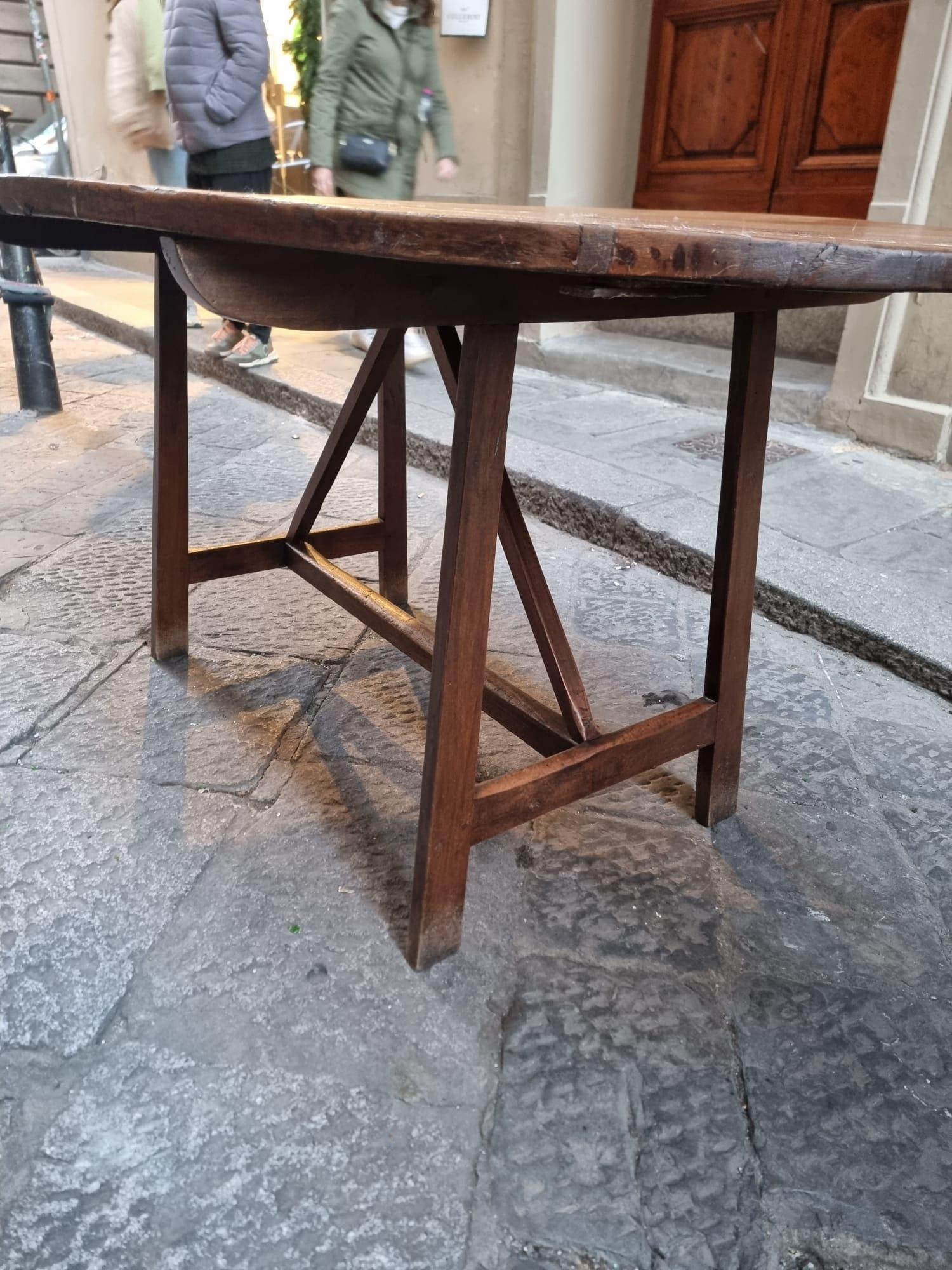 ovaler Tisch aus dem 18. Jahrhundert  im Angebot 4