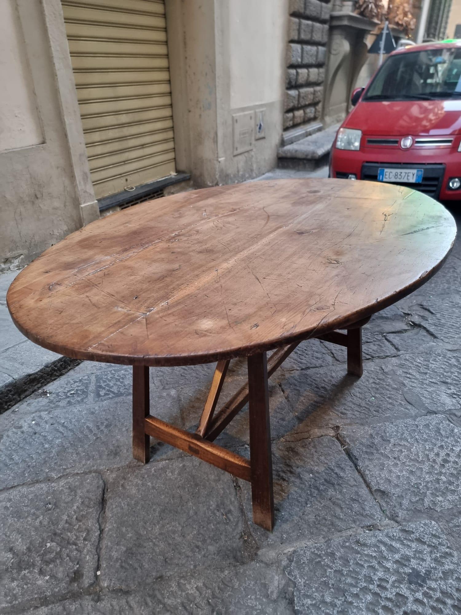 Italian 18th century oval table  For Sale