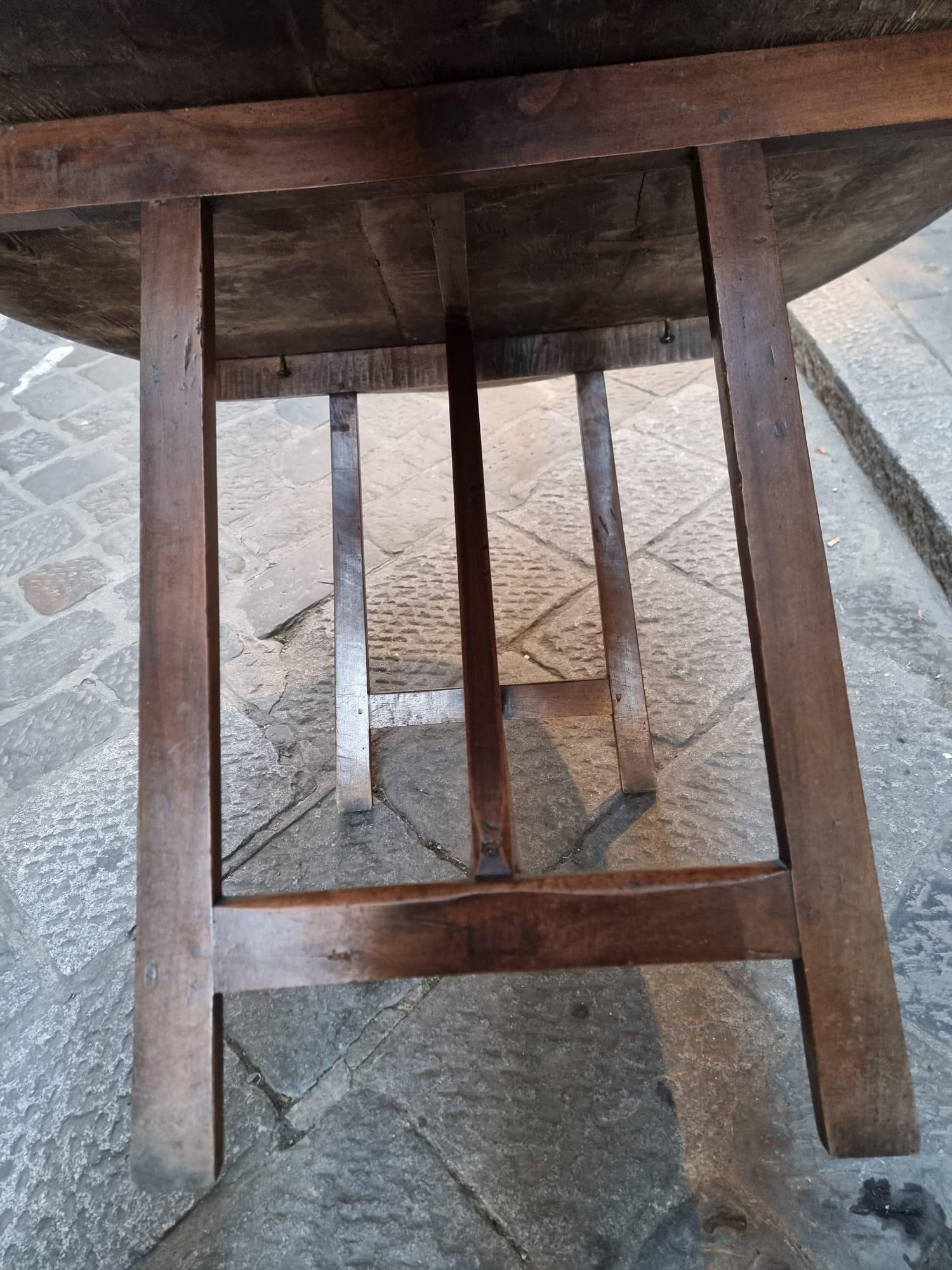 table ovale du 18e siècle  en vente 1