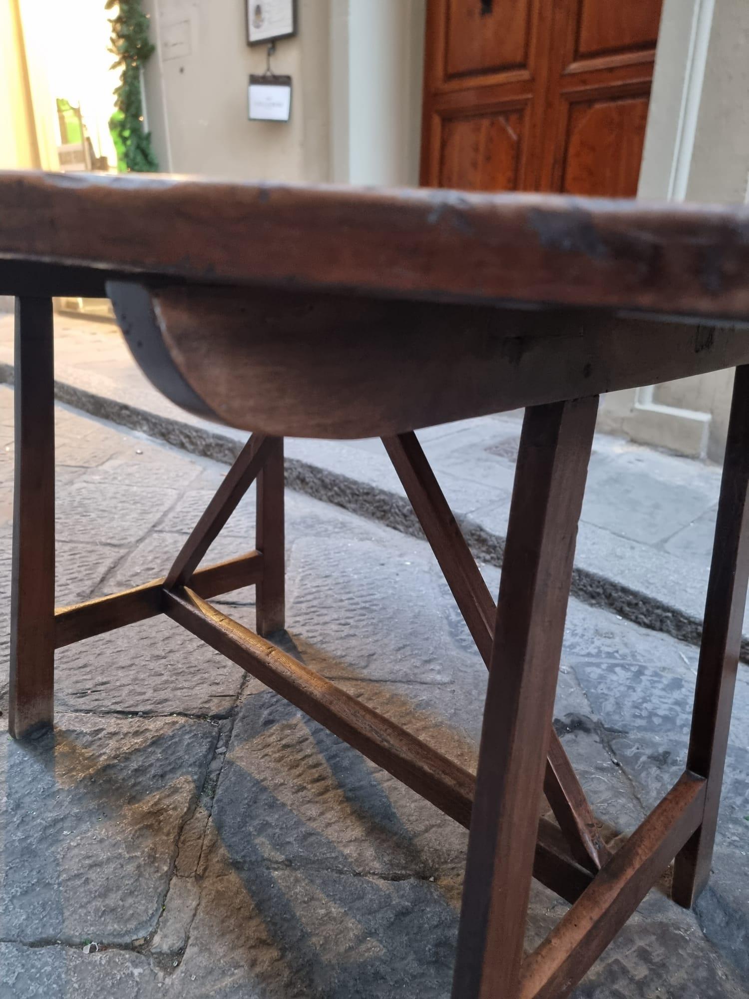 18th century oval table  For Sale 3