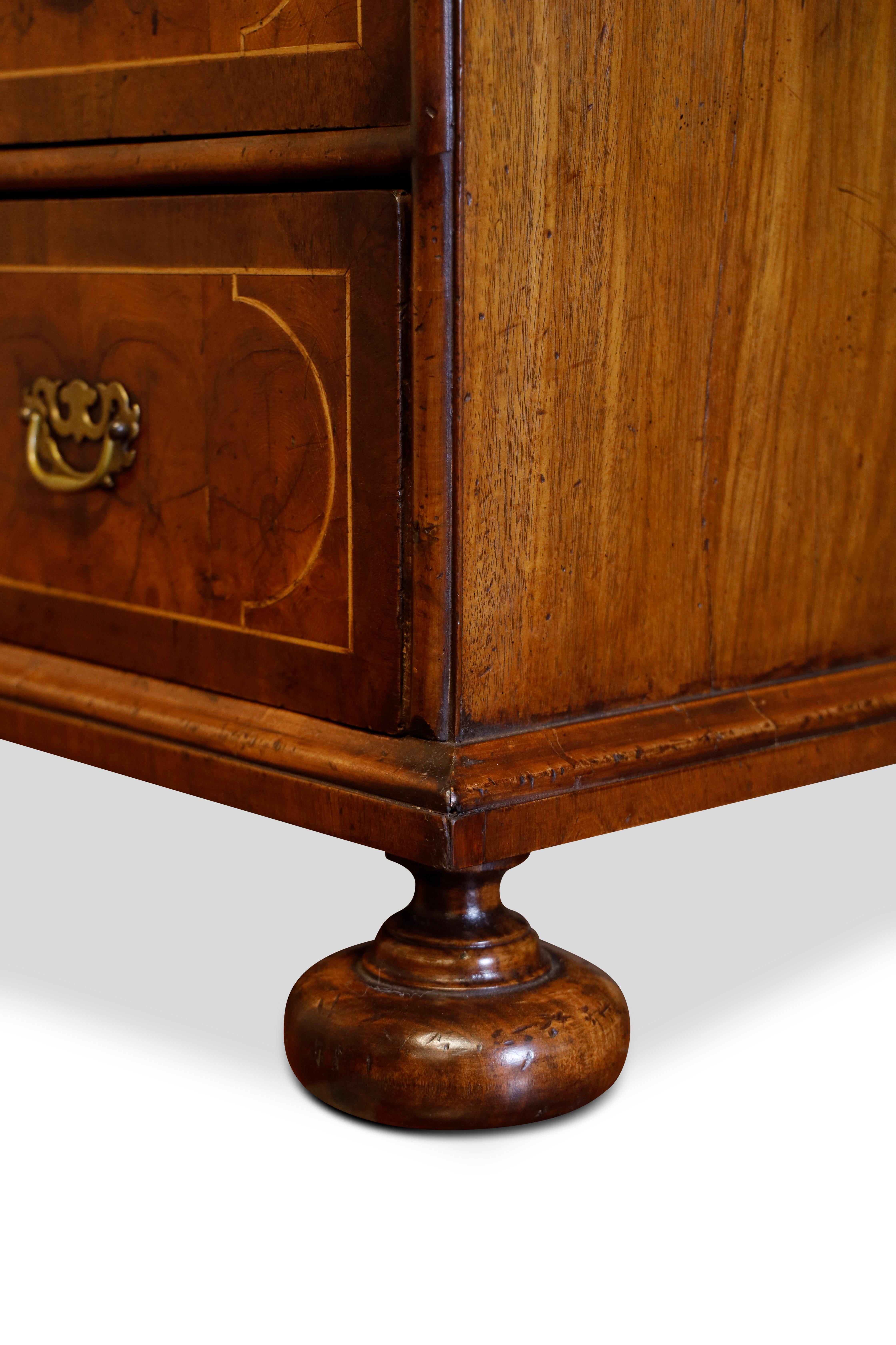 Commode du 18e siècle en forme d'huître en vente 4