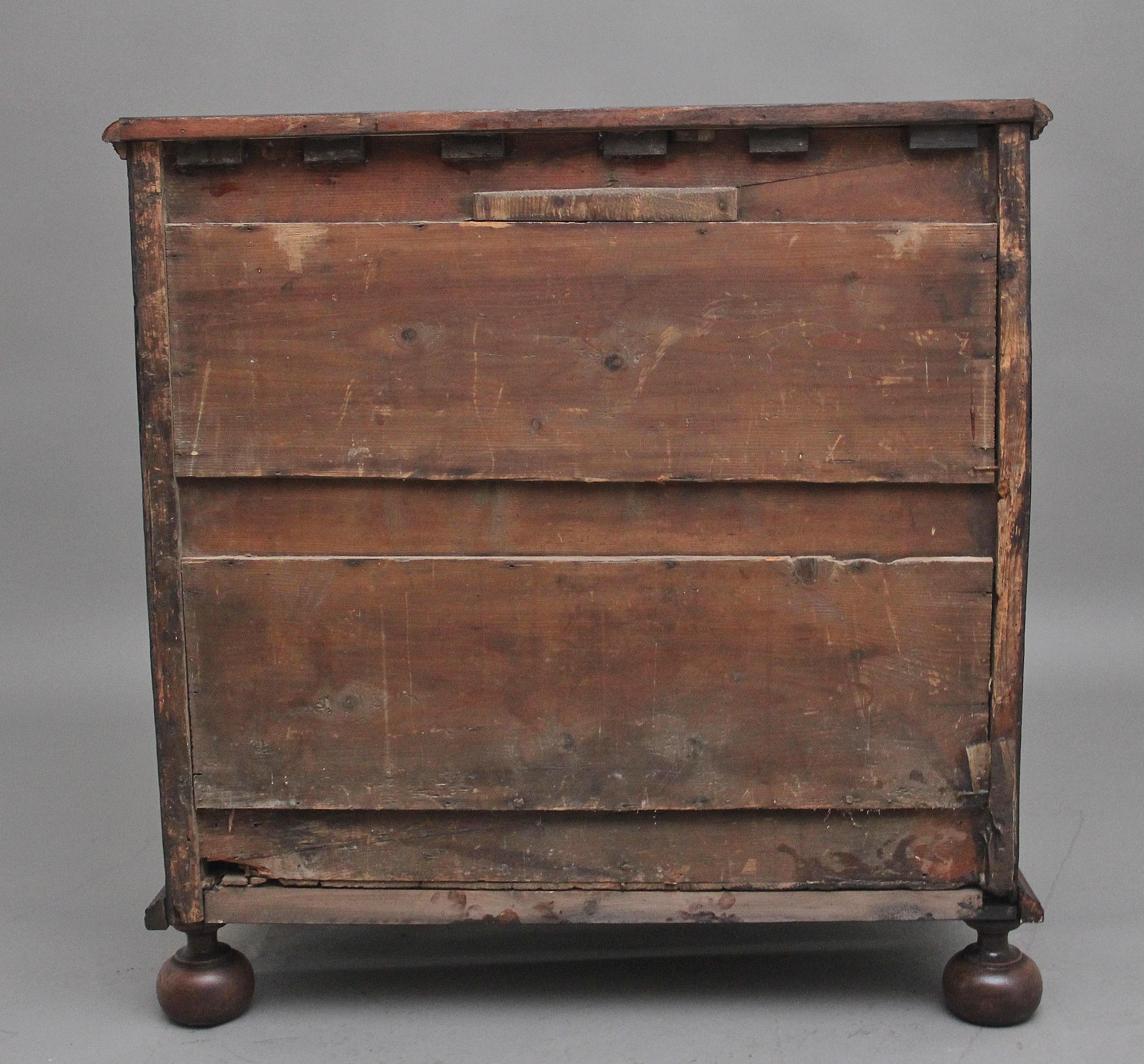 18th Century oyster wood chest of drawers For Sale 1