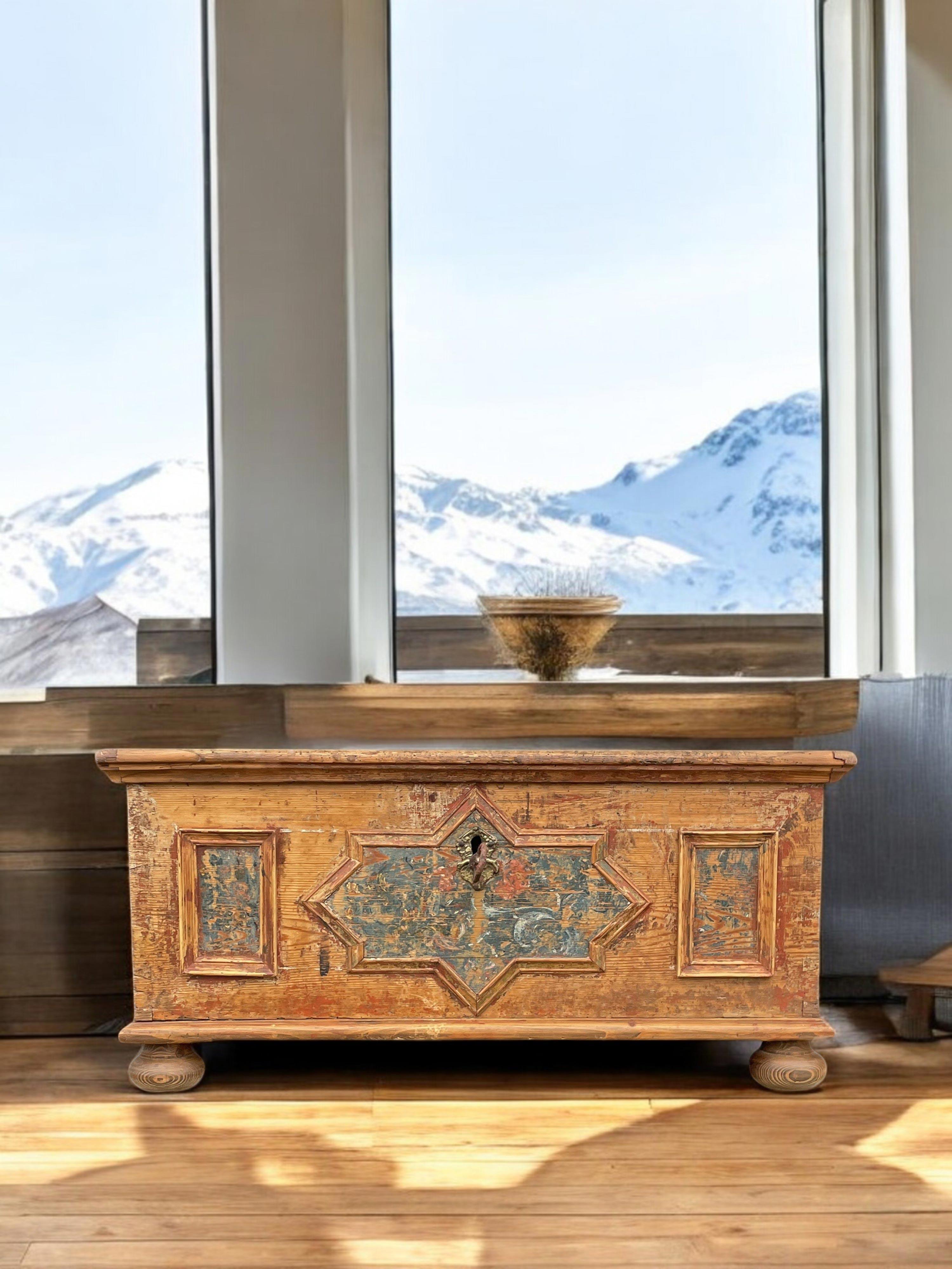 18th Century Painted Alpine Chest 3