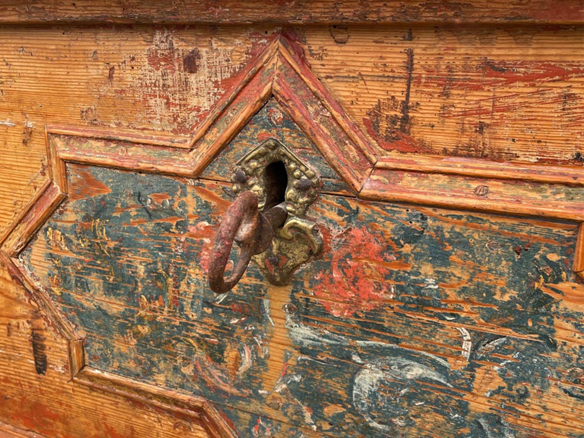 18th Century Painted Alpine Chest 8